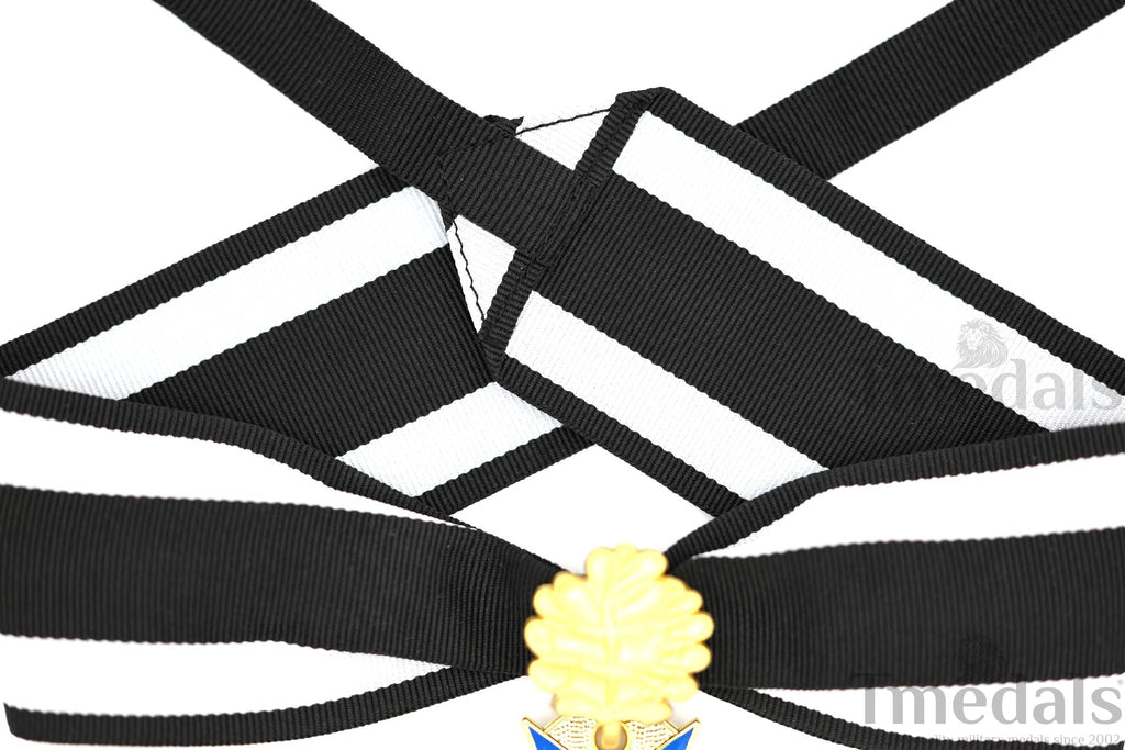 Prussian Mwwi German Pour le Mérite Blue Max Medal with Oak Leaves – Versionedal WWI detail view 6