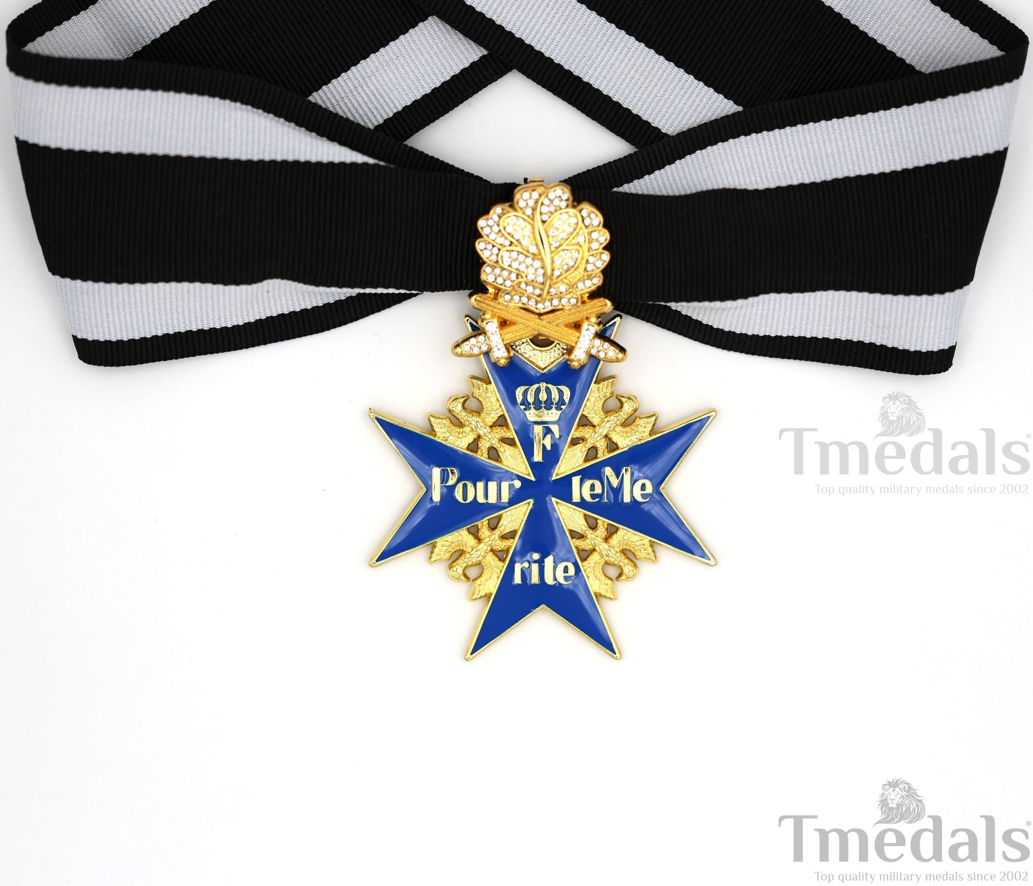 Pre-WWII German Pour le Mérite with Swords & Diamonds detail view 3