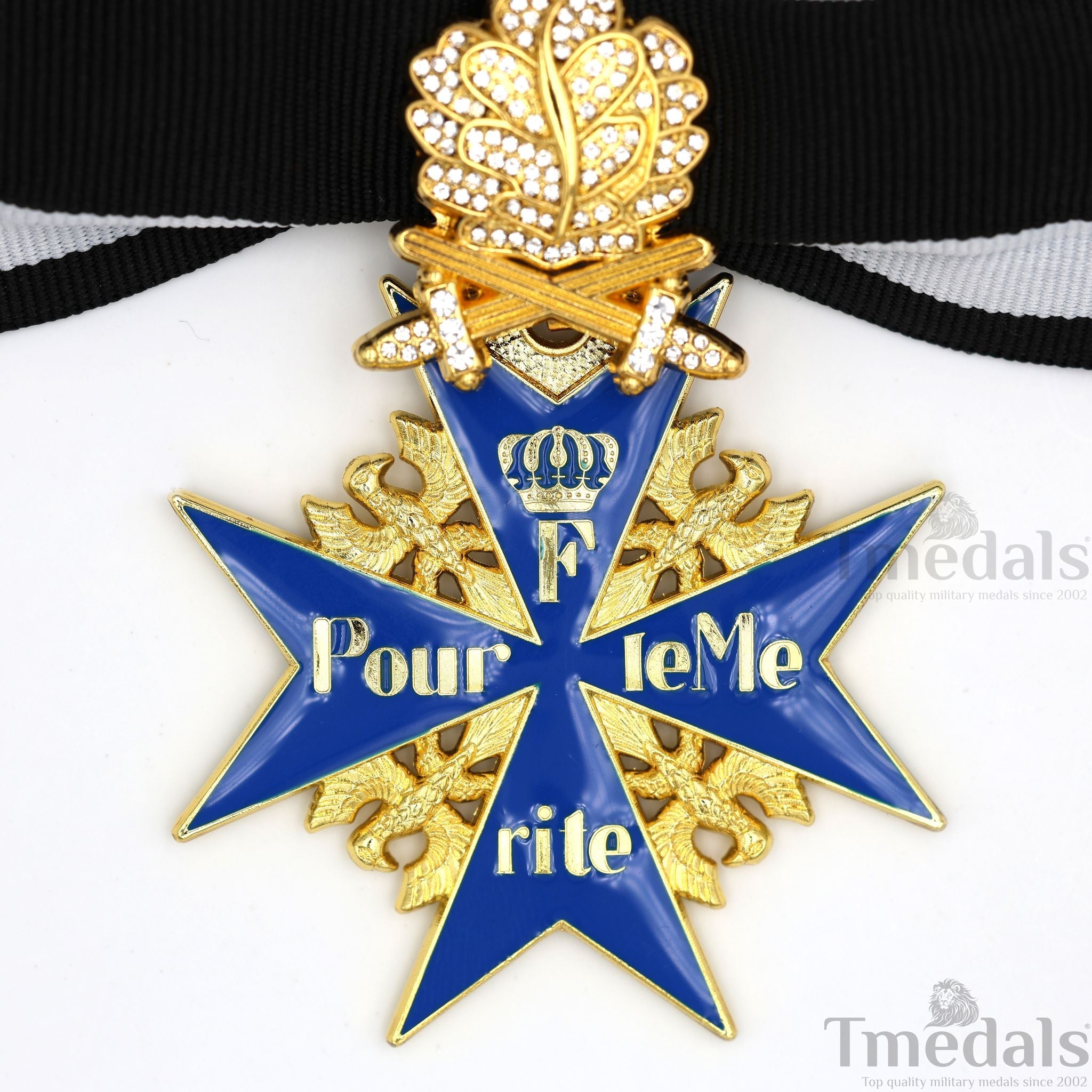 Pre-WWII German Pour le Mérite with Swords & Diamonds detail view 4