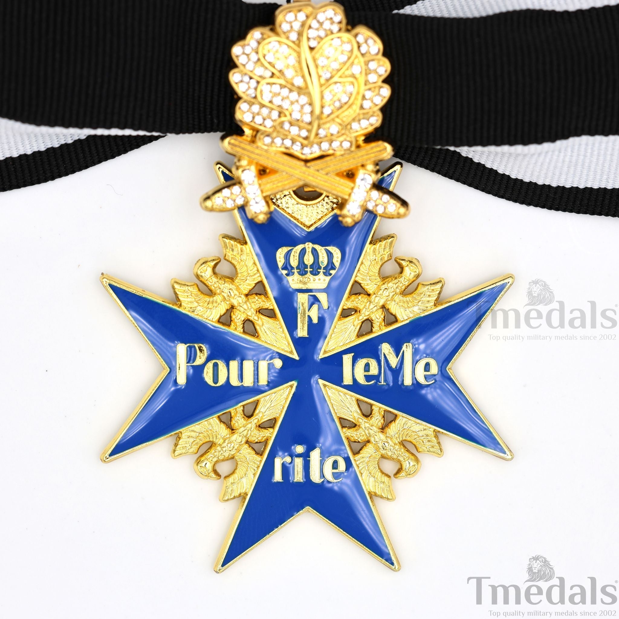 Pre-WWII German Pour le Mérite with Swords & Diamonds detail view 5