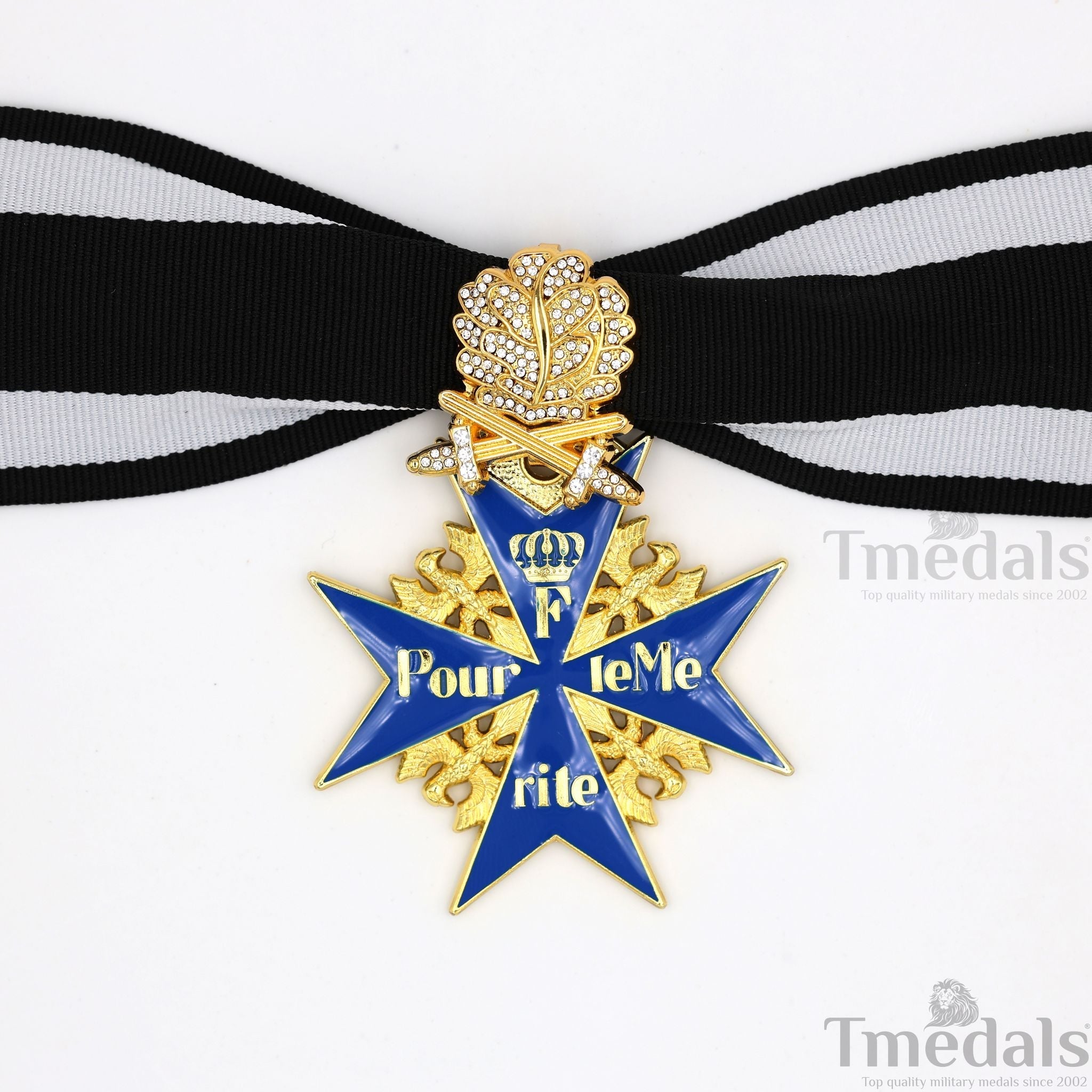 Pre-WWII German Pour le Mérite with Swords & Diamonds detail view 7