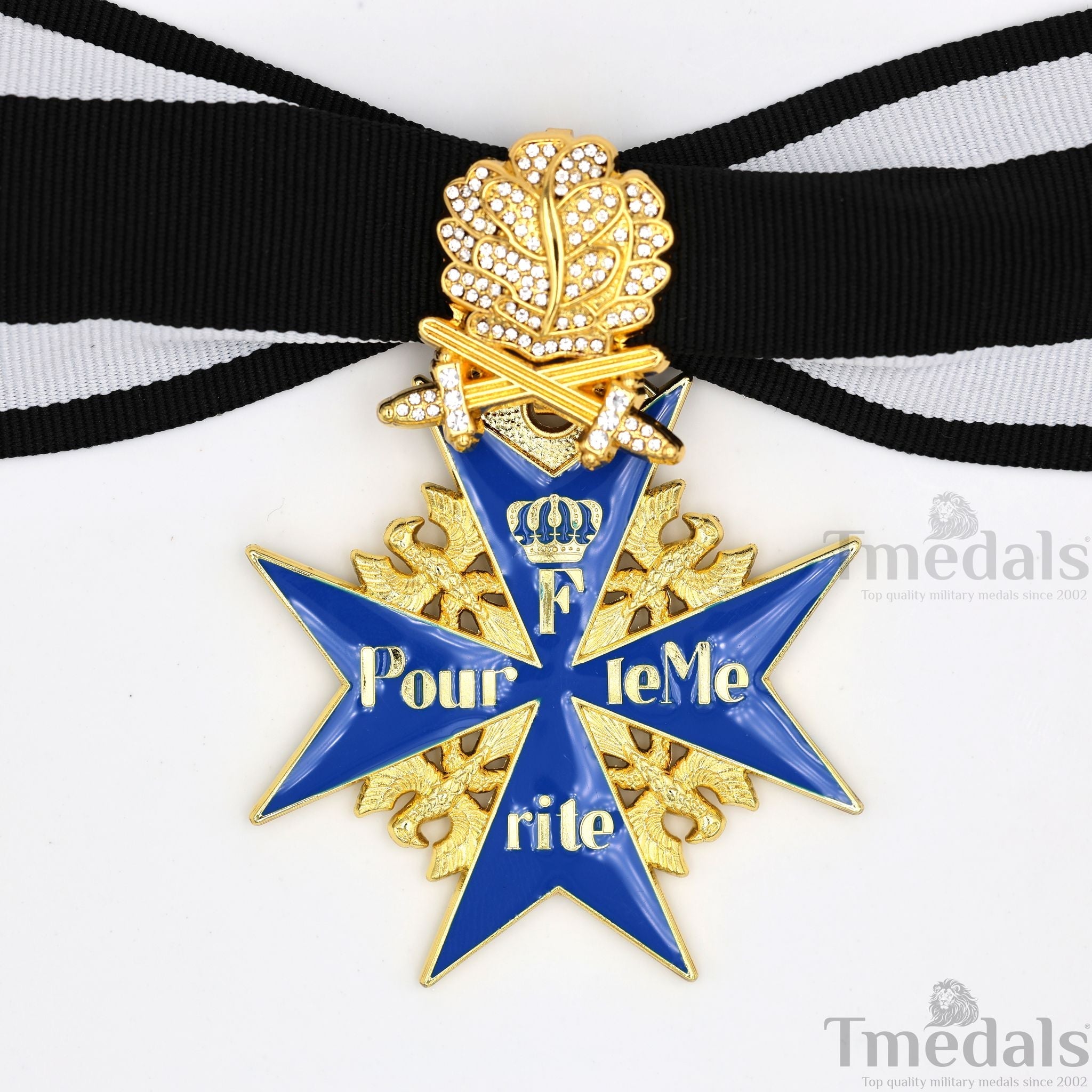Pre-WWII German Pour le Mérite with Swords & Diamonds detail view 8