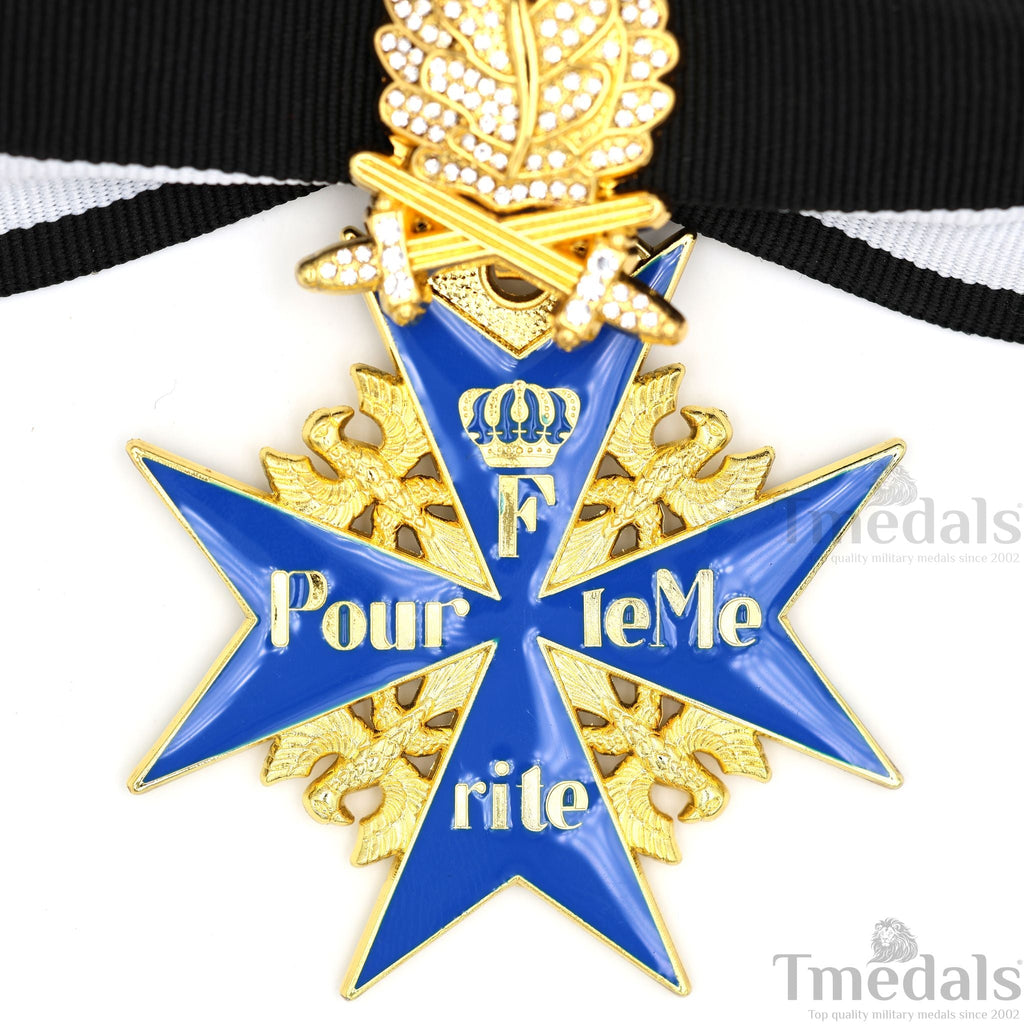 Pre-WWII German Pour le Mérite with Swords & Diamonds detail view 9