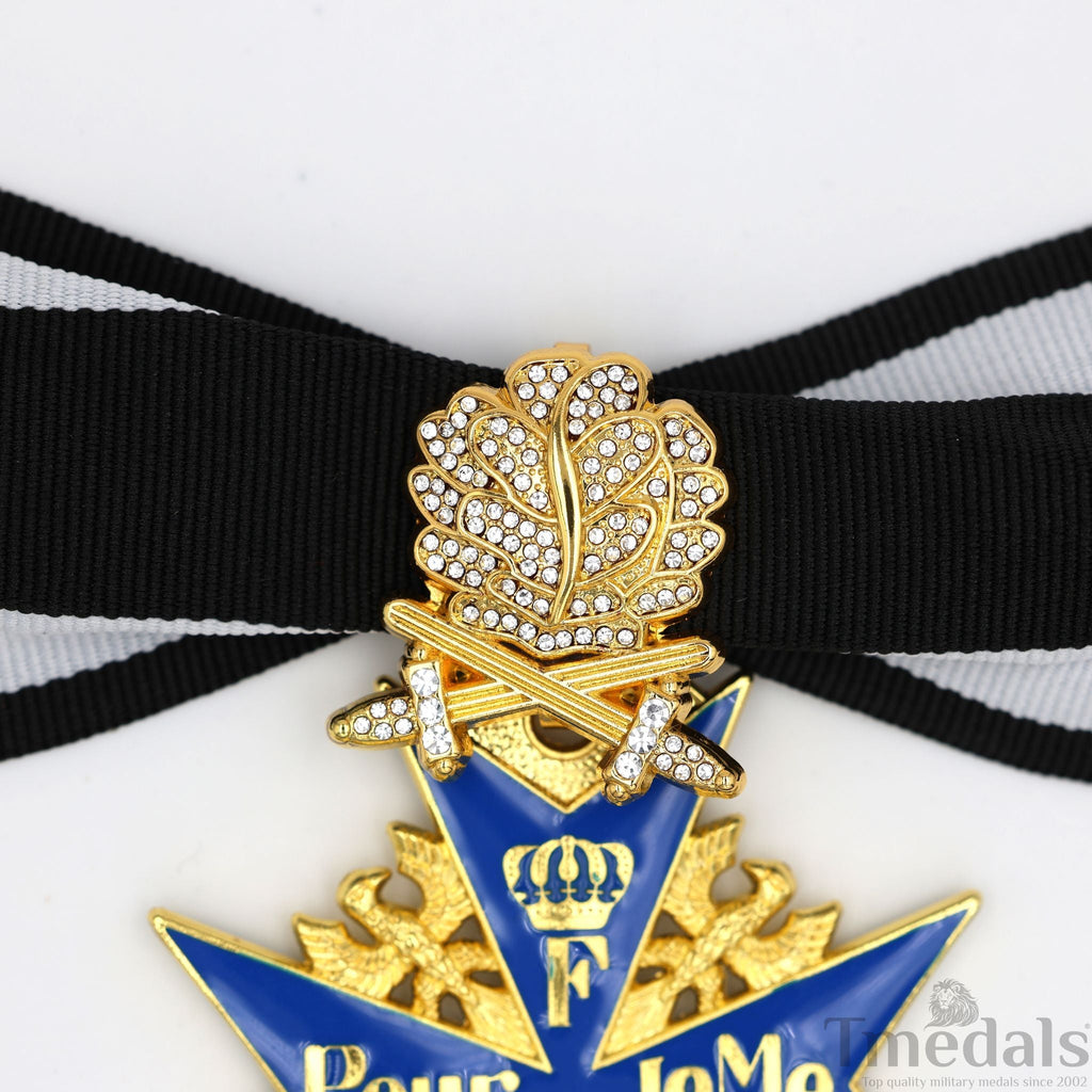 Pre-WWII German Pour le Mérite with Swords & Diamonds detail view 10