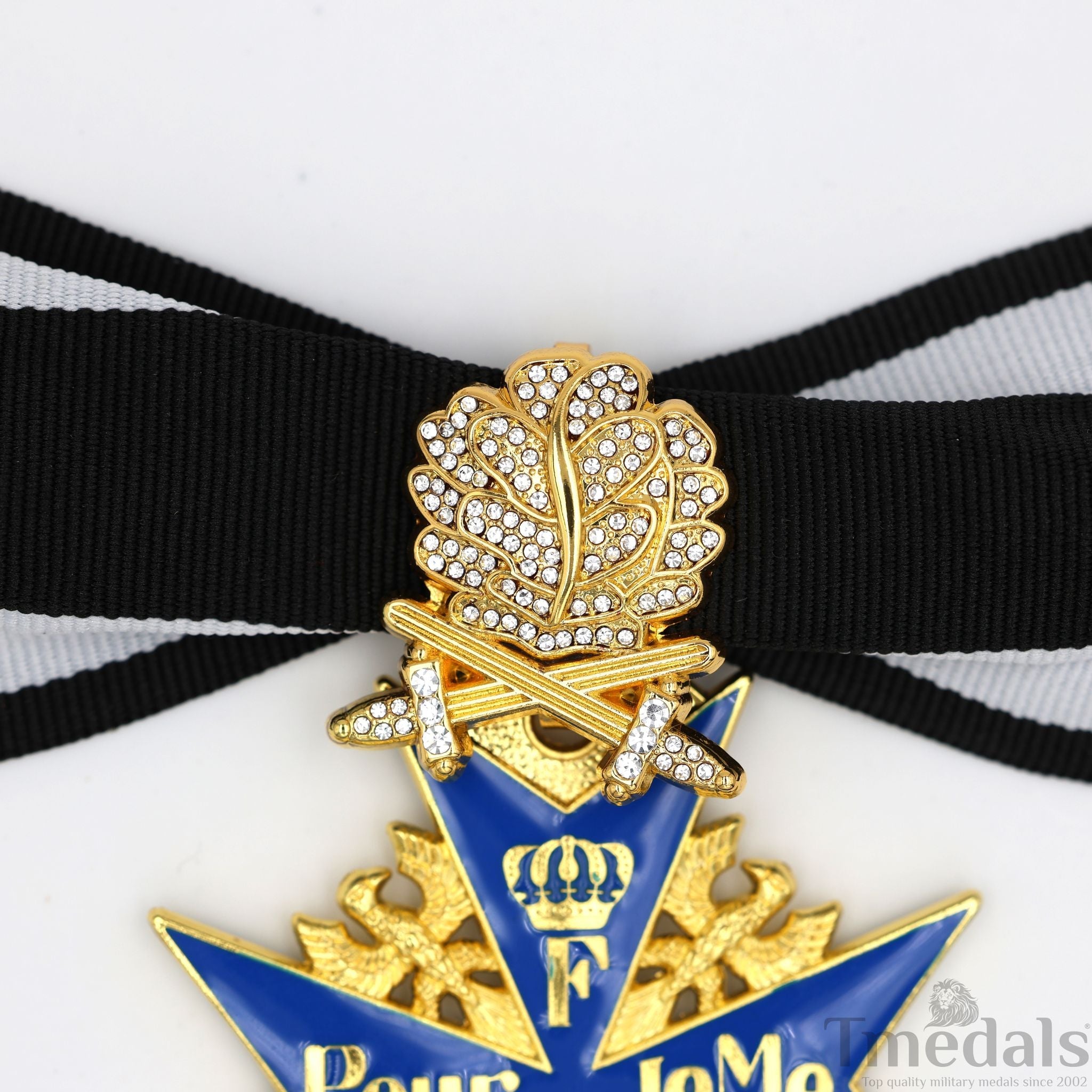 Pre-WWII German Pour le Mérite with Swords & Diamonds detail view 10