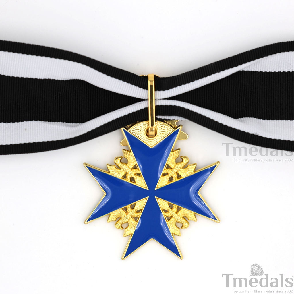 Pre-WWII German Pour le Mérite with Swords & Diamonds detail view 11