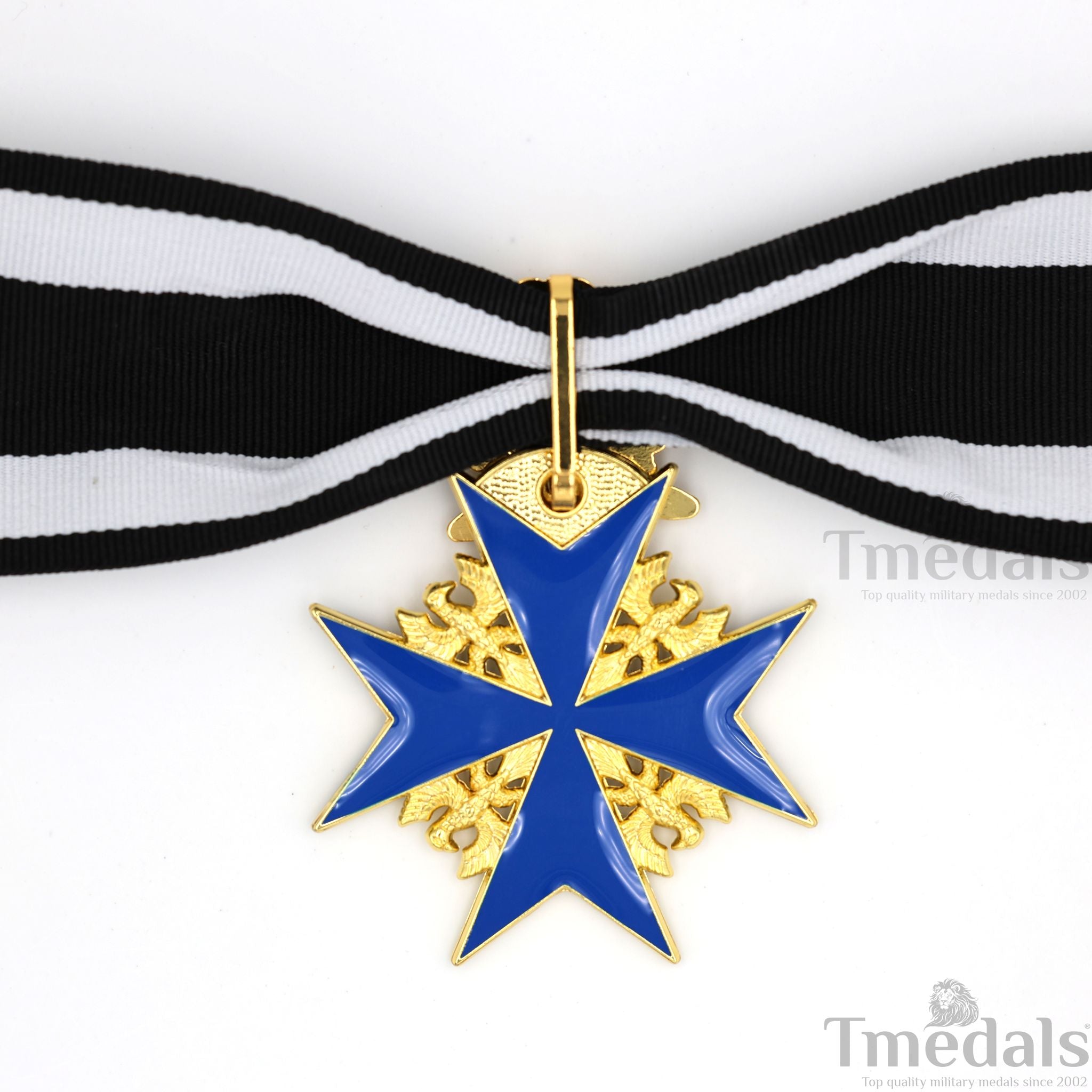 Pre-WWII German Pour le Mérite with Swords & Diamonds detail view 11
