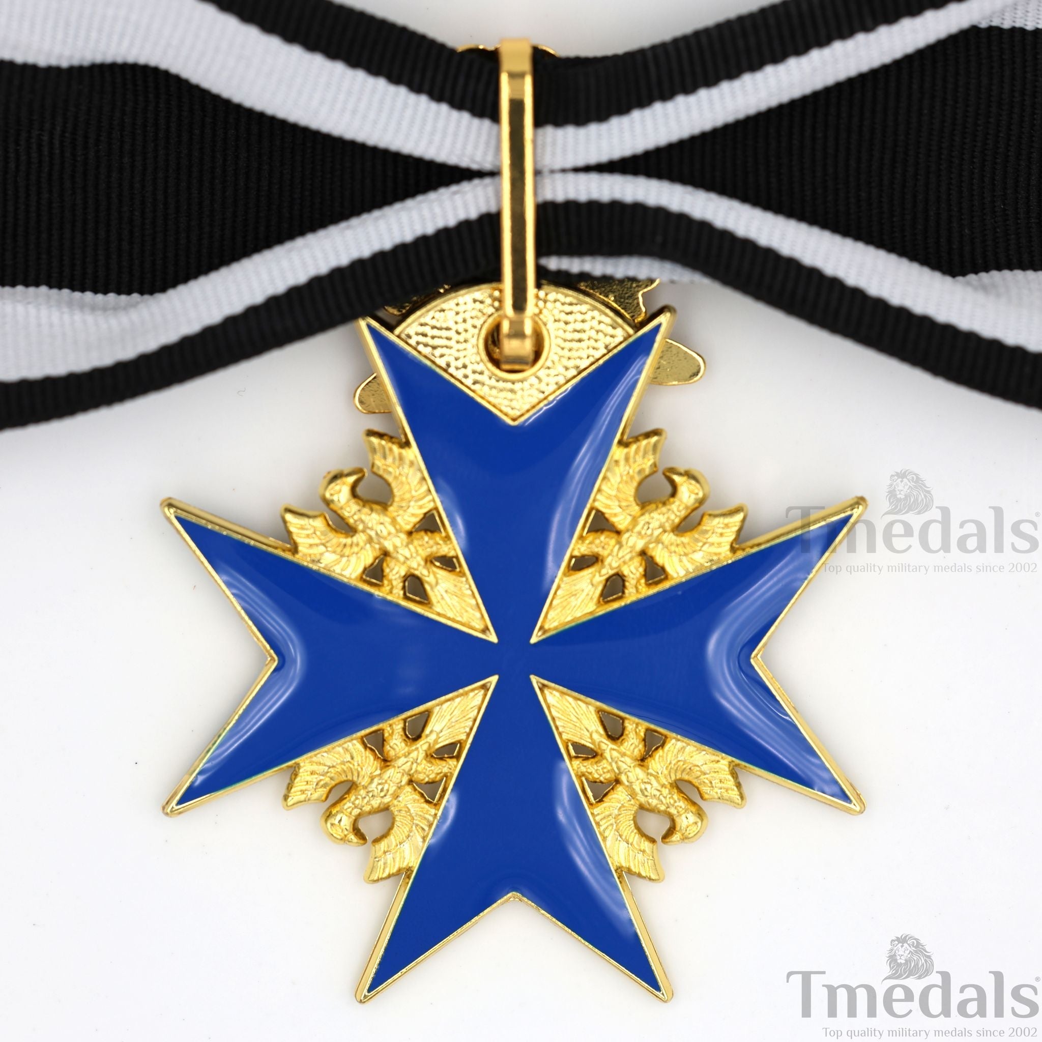 Pre-WWII German Pour le Mérite with Swords & Diamonds detail view 2