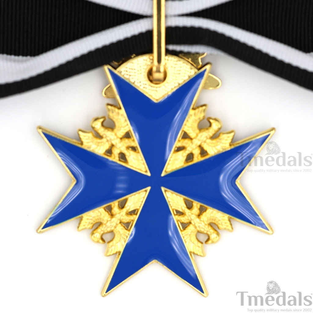 Pre-WWII German Pour le Mérite with Swords & Diamonds detail view 12