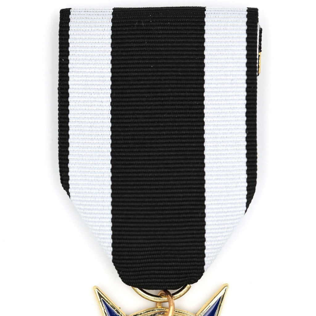 Prussian Order of the Black Eagle 1701 Badge with Short Ribbon detail view 6