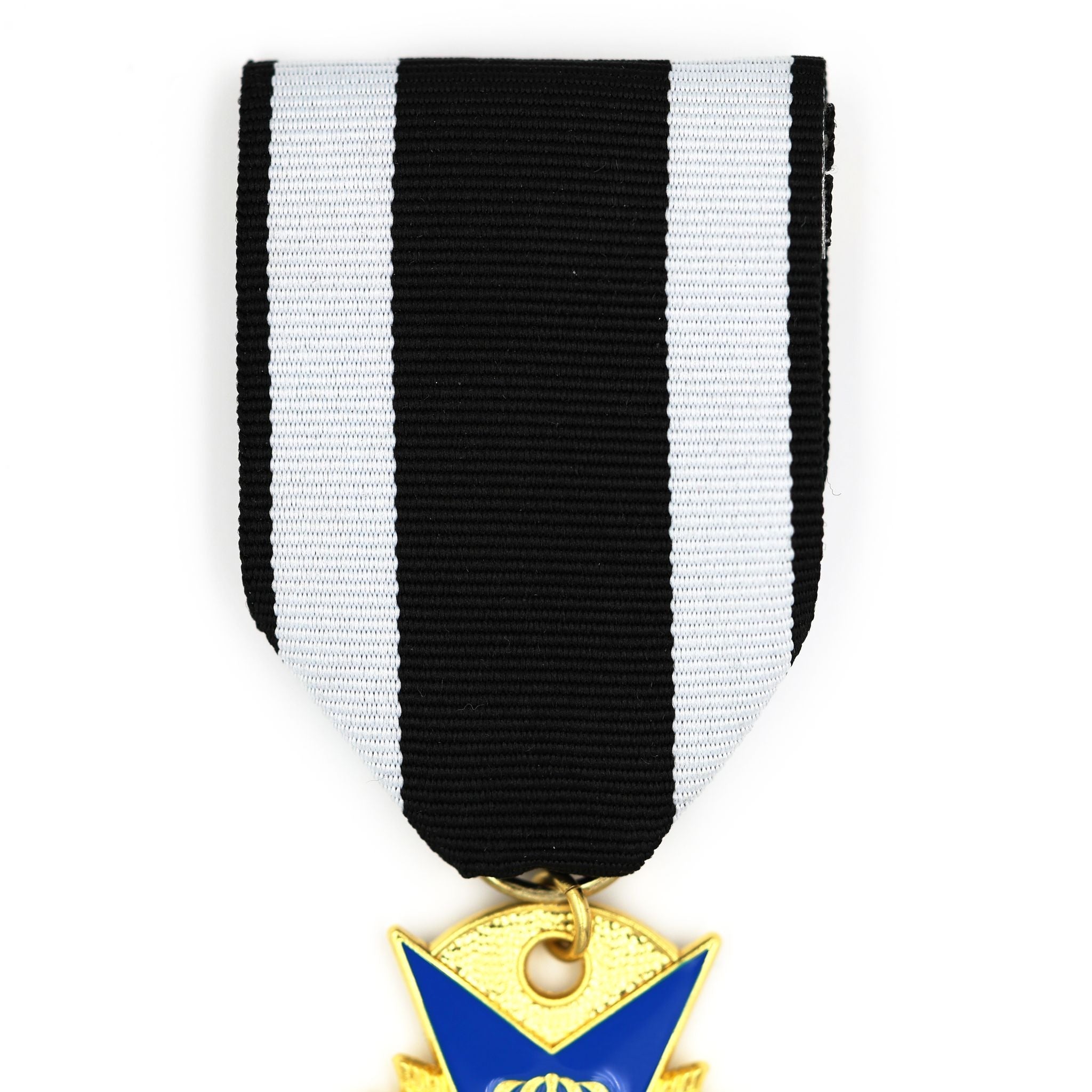 Prussian Pour le Mérite “Blue Max” WWI Medal with Ribbon detail view 5