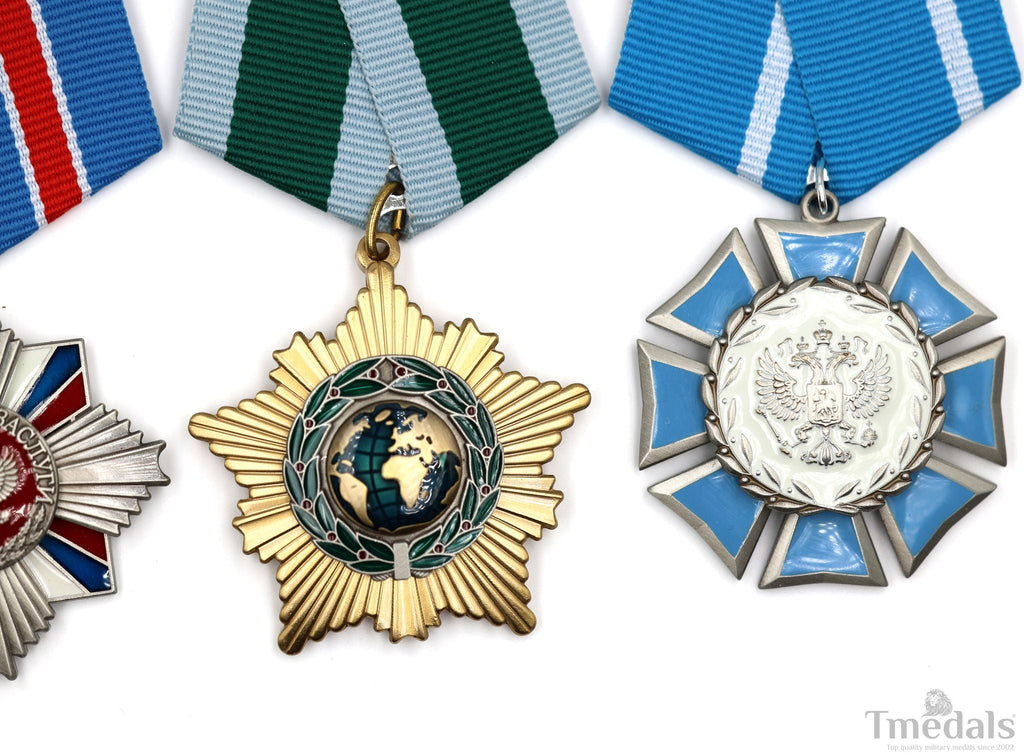 Russia 4 Orders Medal Set Friendship Honor Cultural Maritime Badge Lot detail view 5