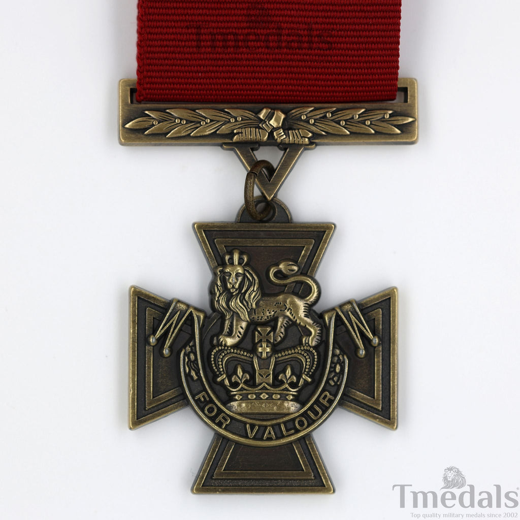British Victoria Cross Medal with Ribbon – Historical UK detail view 13