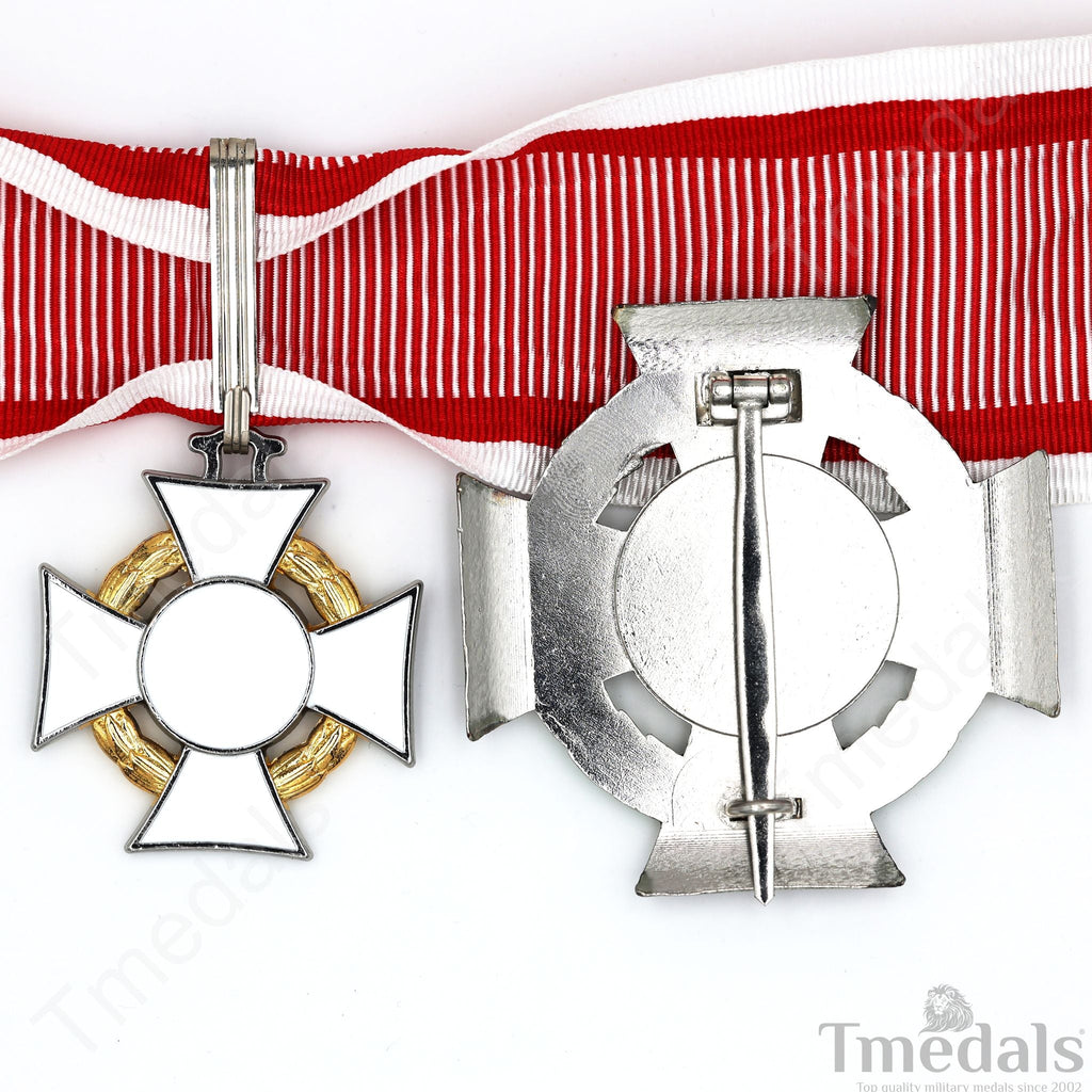 Austro-Hungarian Military Merit Cross Set – 1st Class Breast Star 2nd Class Neck detail view 2