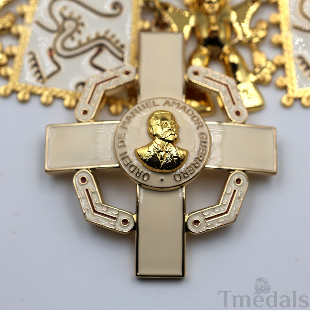 Panama Order of Manuel Amador Guerrero – Original Grand Cross Collar, Star & Badge detail view 3