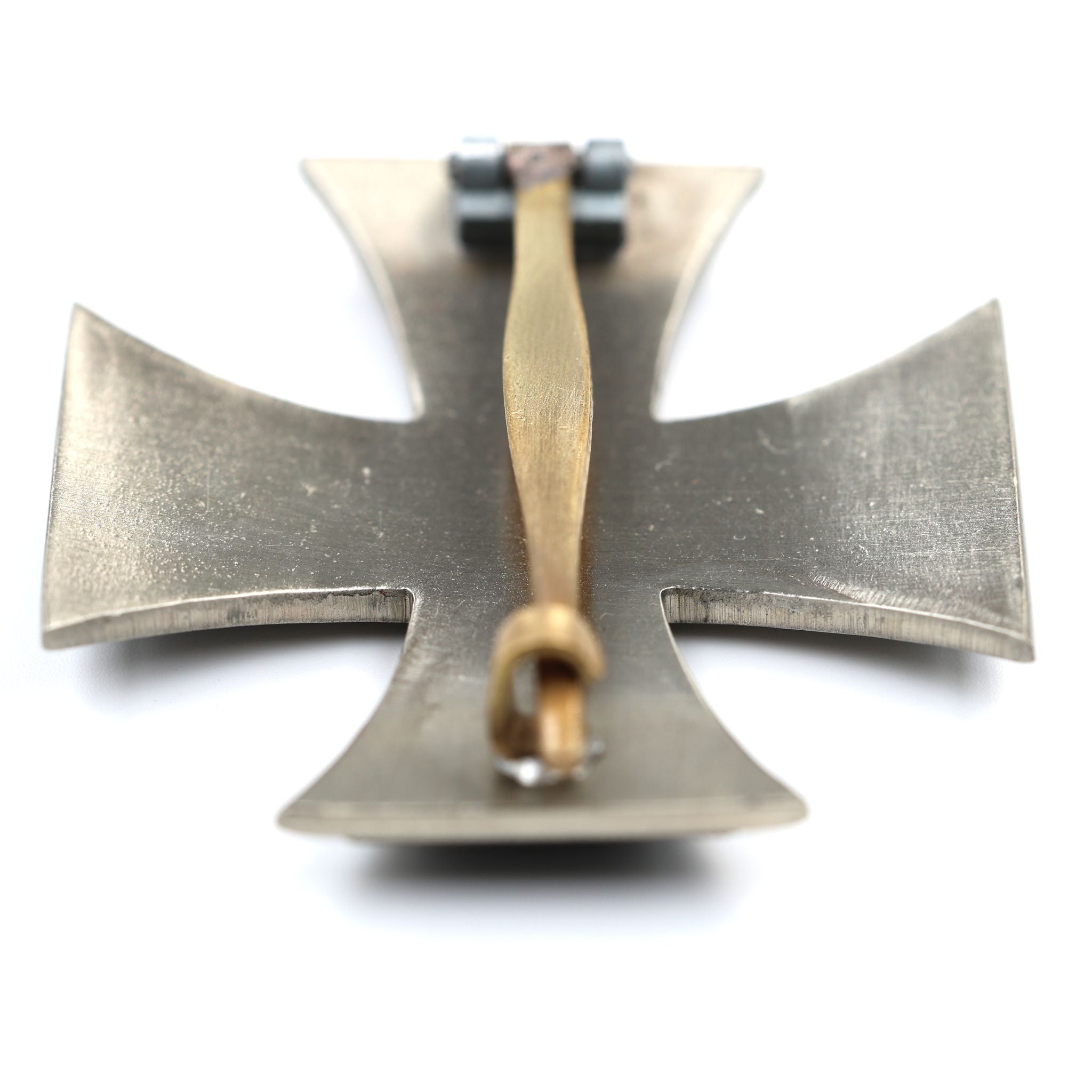 German WWI Iron Cross 1st Class 1914 – Vaulted Solid Brass Pin-Back detail view 6