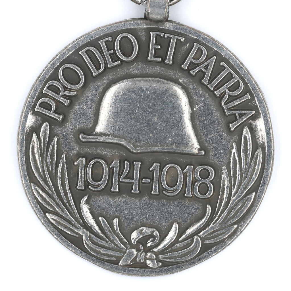 Hungary WWI Commemorative Medal 1914-1918 “Pro Deo et Patria” Ribbon detail view 2