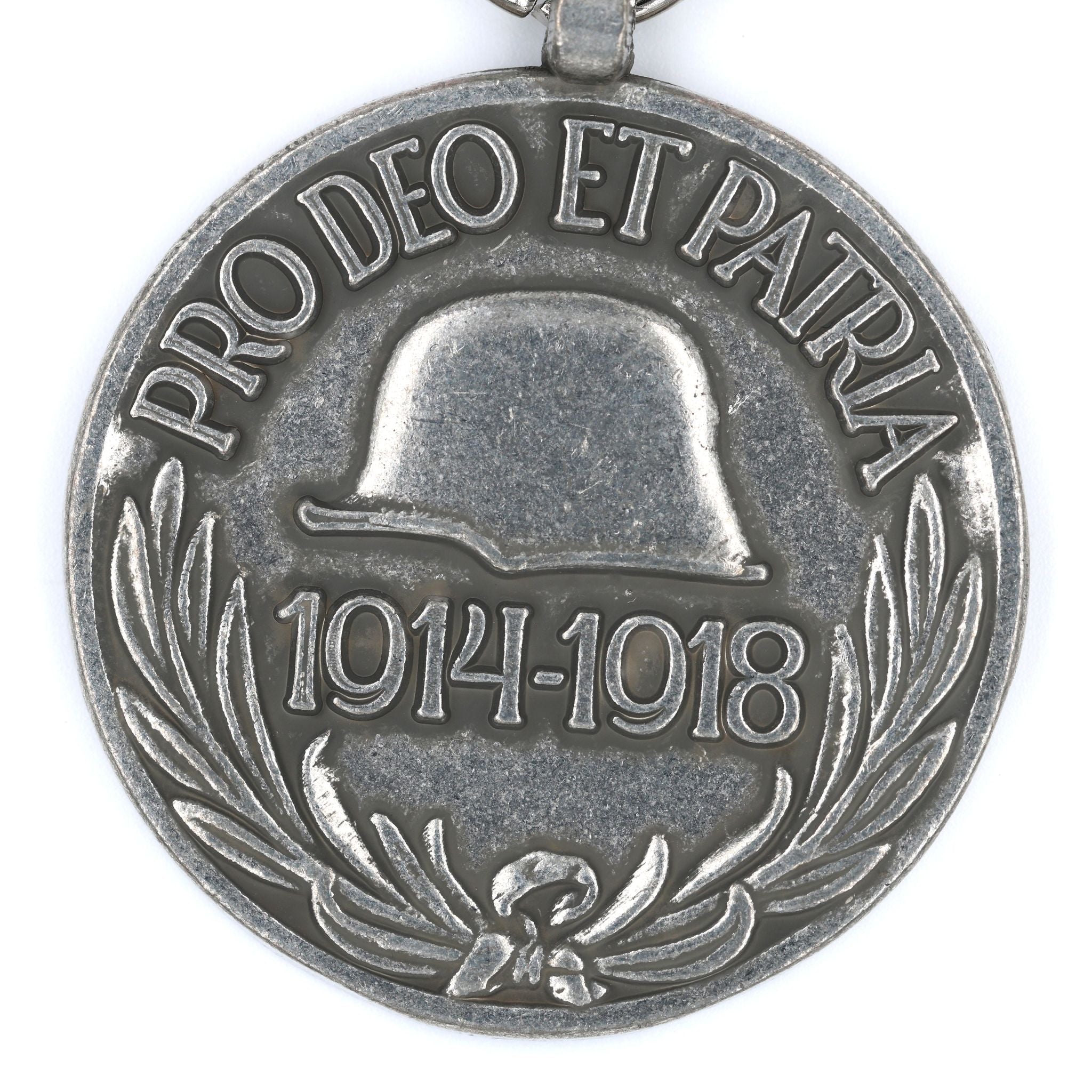 Hungary WWI Commemorative Medal 1914-1918 “Pro Deo et Patria” Ribbon detail view 2