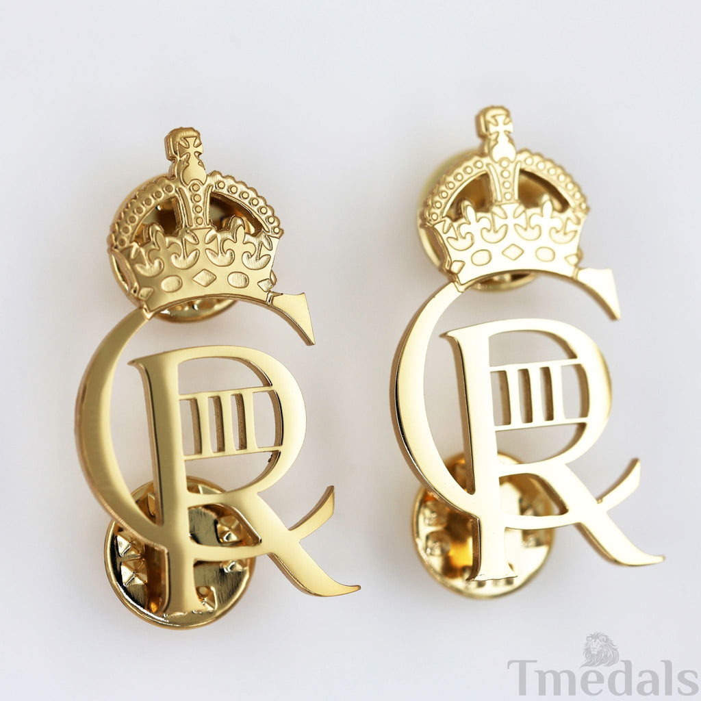 King Charles Iii Ciiir Cypher Badge Pair Brass Real Gold Plated - UK detail view 12