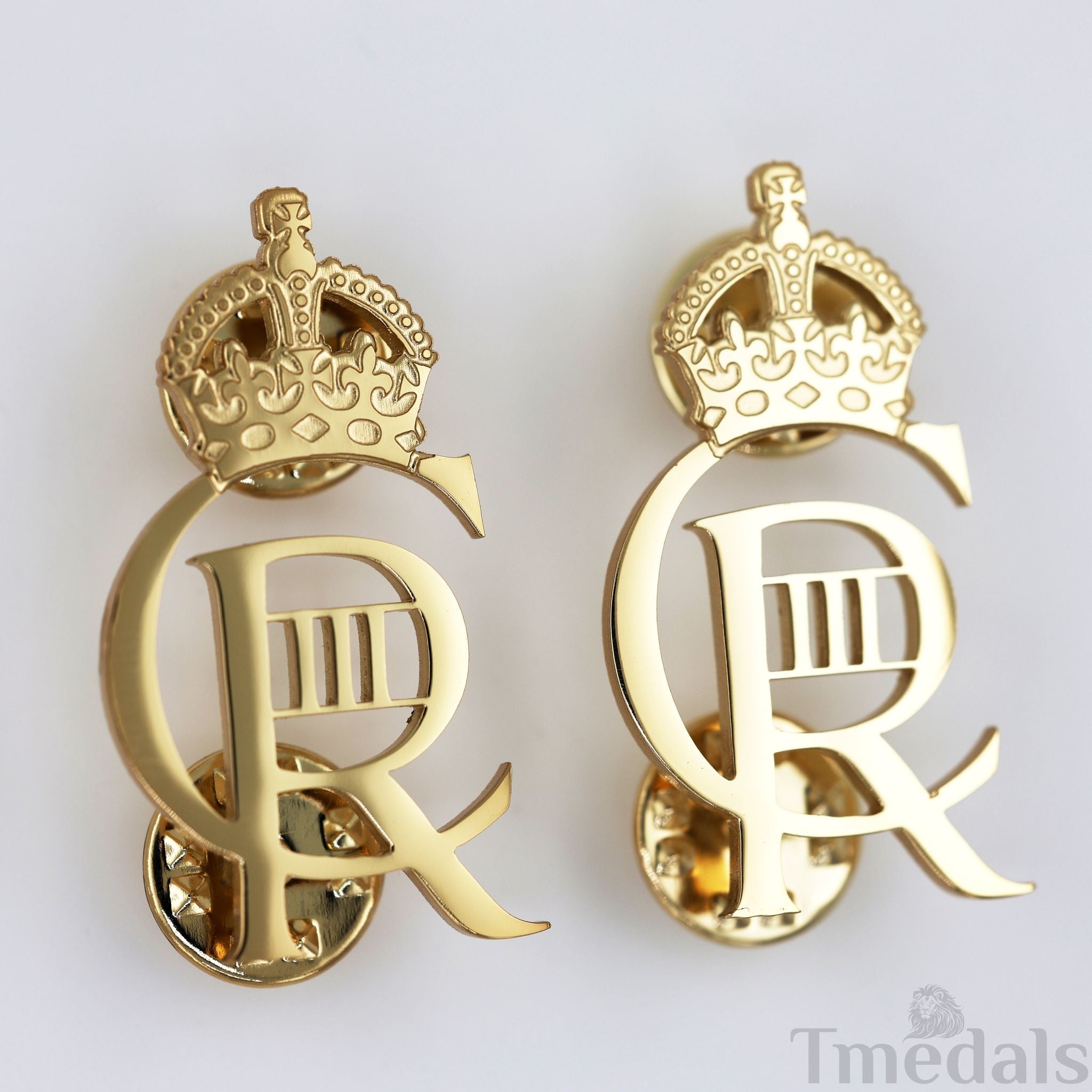 King Charles Iii Ciiir Cypher Badge Pair Brass Real Gold Plated - UK detail view 13