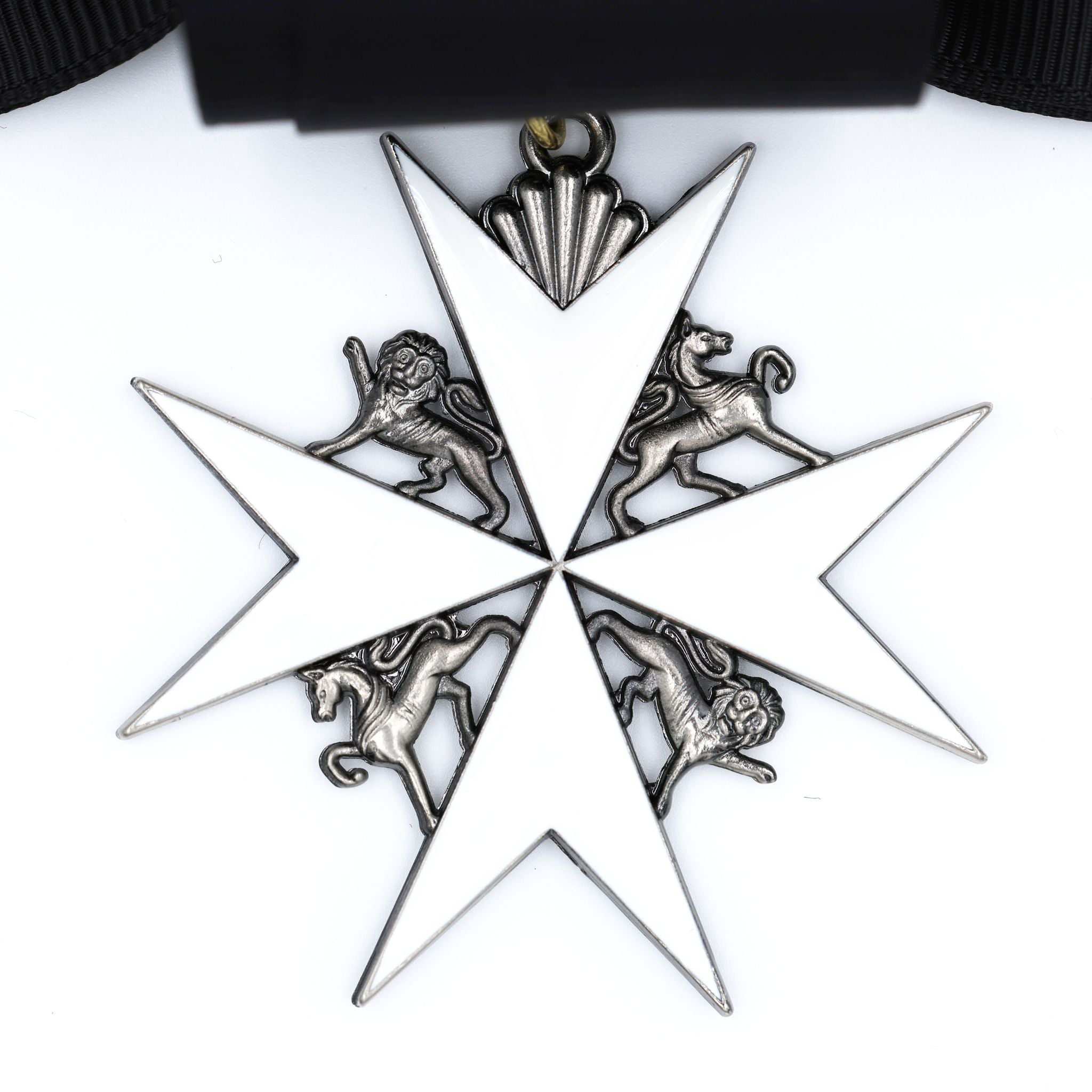 British Order of St John Commander CSt J Grade Iii Ladies Bow Badge detail view 11