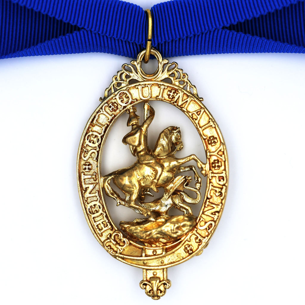 Cased British Order of the Garter “Lesser George” St George Neck Badge Ribbon detail view 13