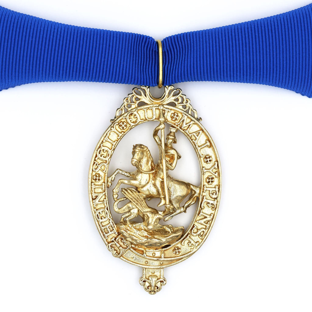 Cased British Order of the Garter “Lesser George” St George Neck Badge Ribbon detail view 16