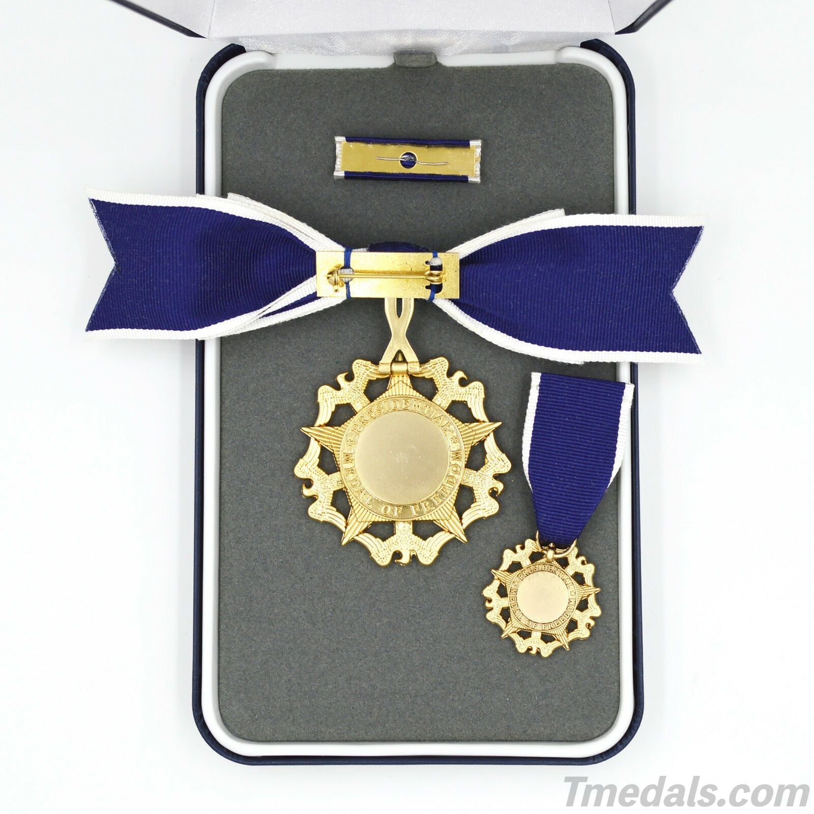 U.S. Presidential Medal of Freedom Woman Version – Full-Size with Case, Ribbon detail view 2