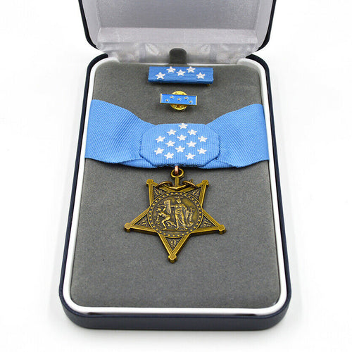 Cased U.S. Medal of Honor Navy MOH Ribbon Bar Congressional Order Badge WWII detail view 2