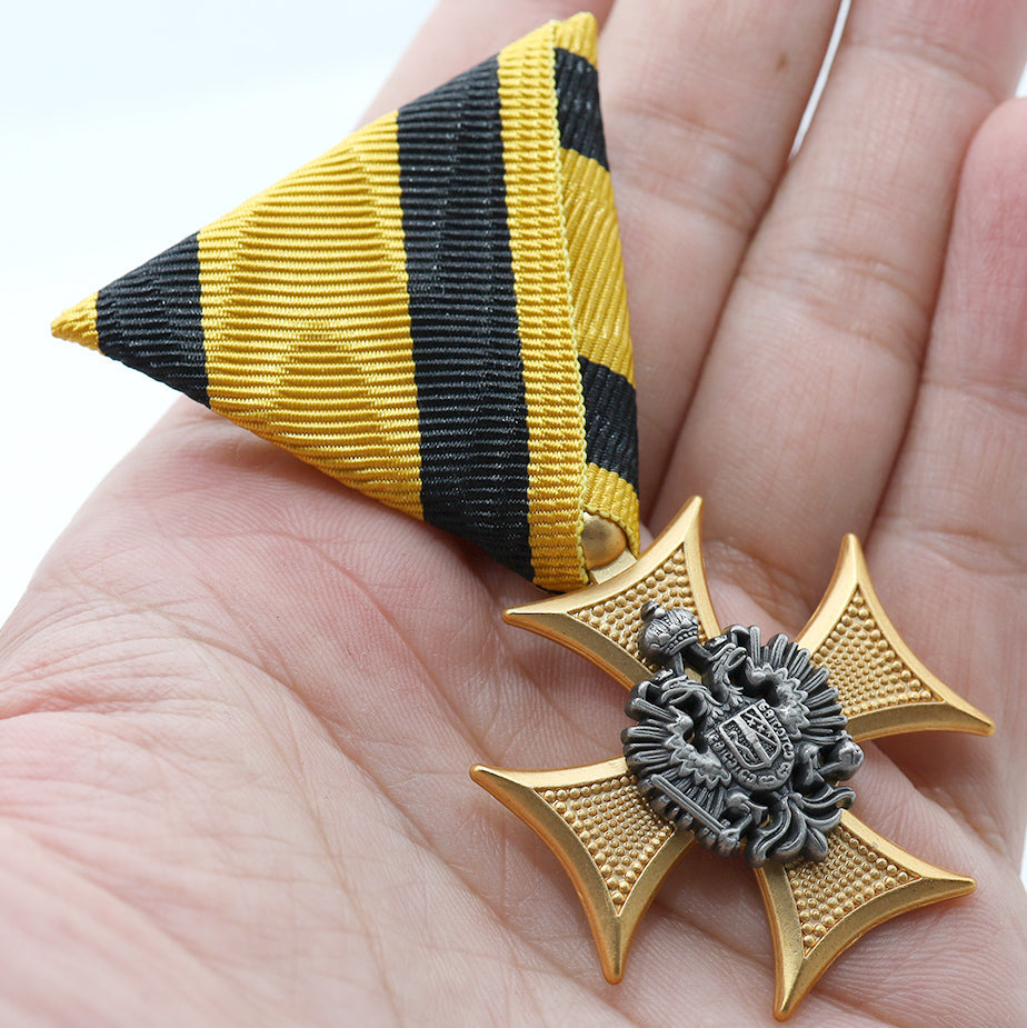 Austria-Hungary Officer’s Military Service Decoration 3rd Class Cross detail view 3