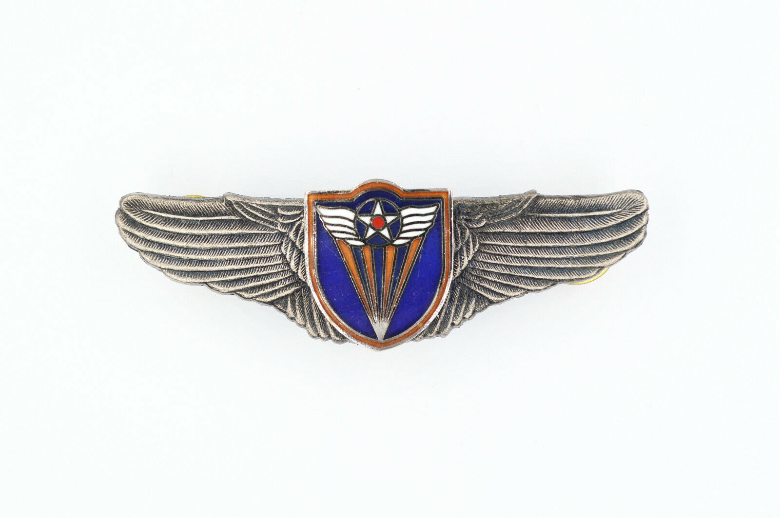 U.S. WWII WWII 4th Air Force Wings Badge Pin Medal detail view 2