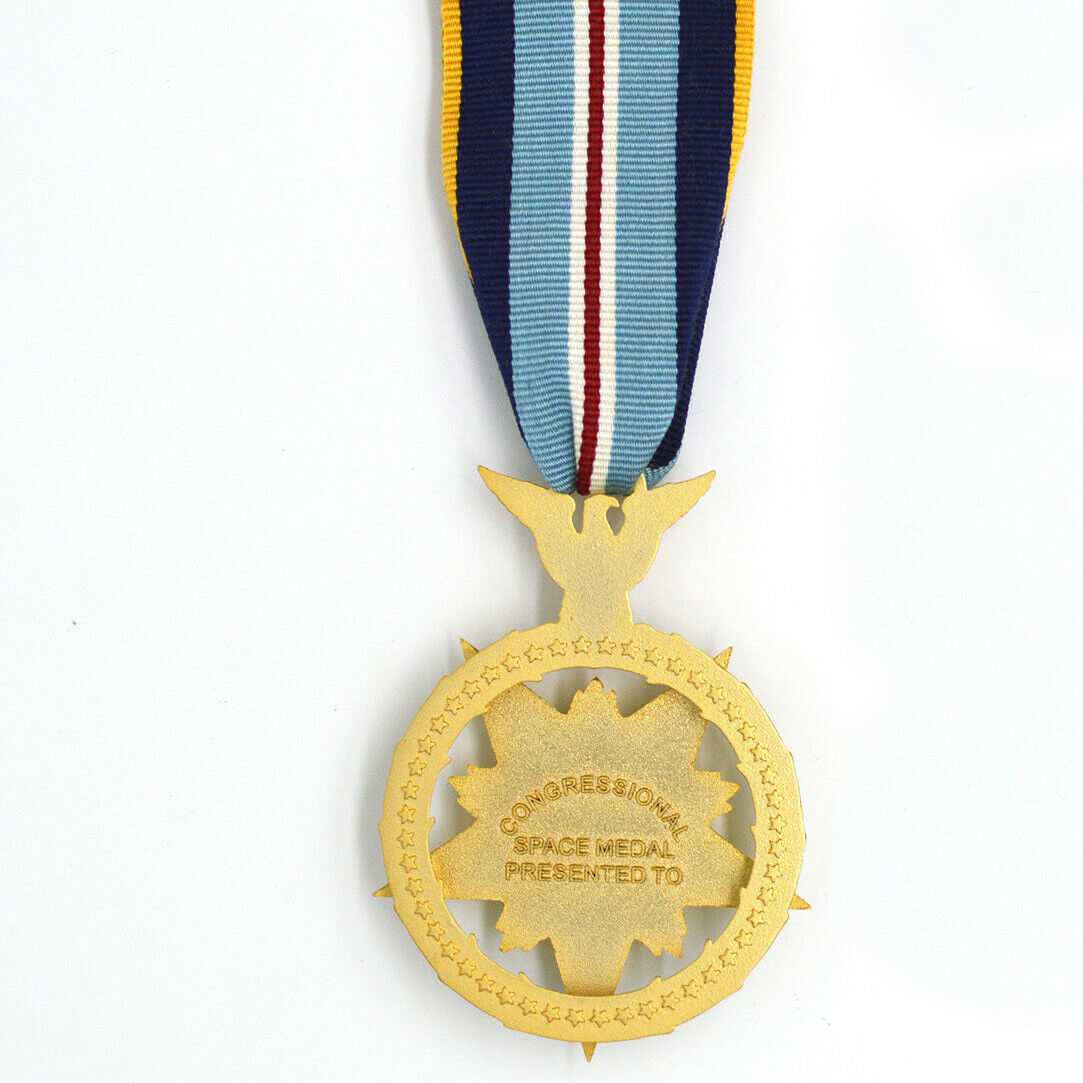 Cased U.S. Space MOH Space Medal of Honor Short Ribbon Version WWII Badge Order detail view 2