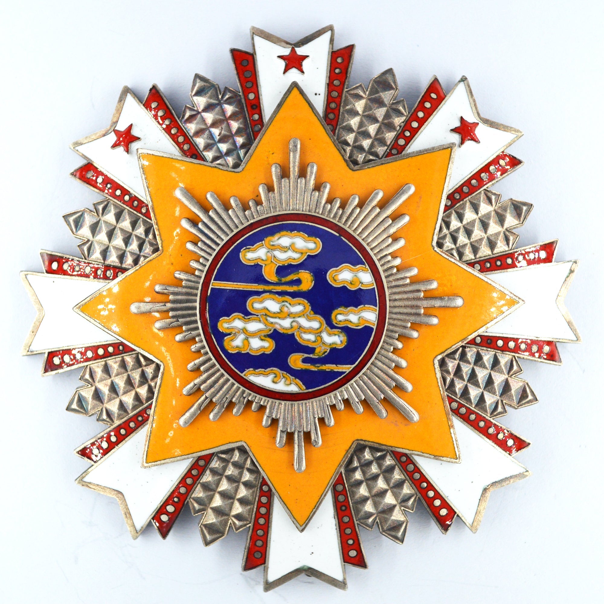 Chinese Republic Order of Propitious Clouds Breast star detail view 5