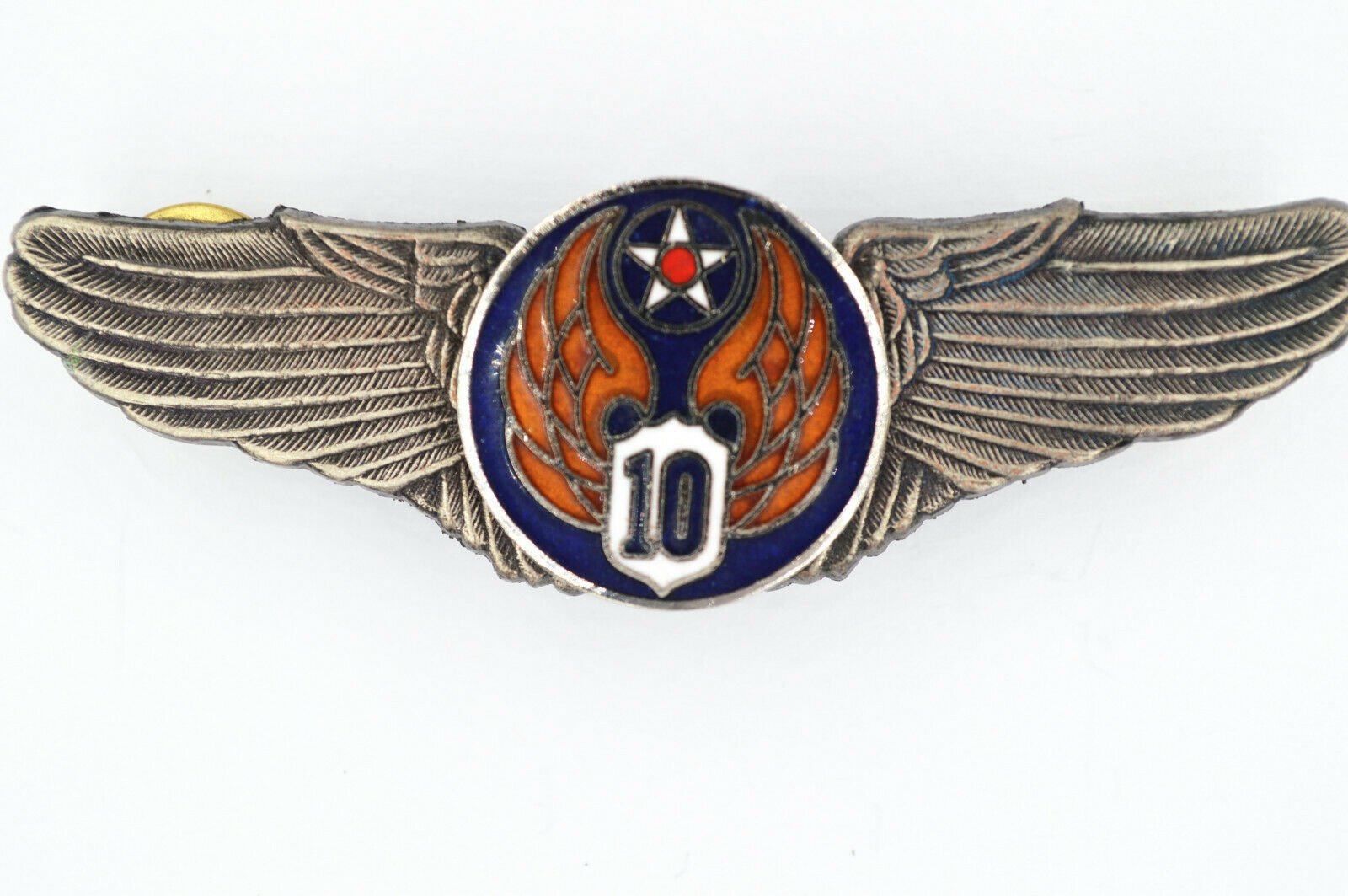 U.S. WWII WWII 10TH Air Force Wings Badge Pin Medal Enamel detail view 2