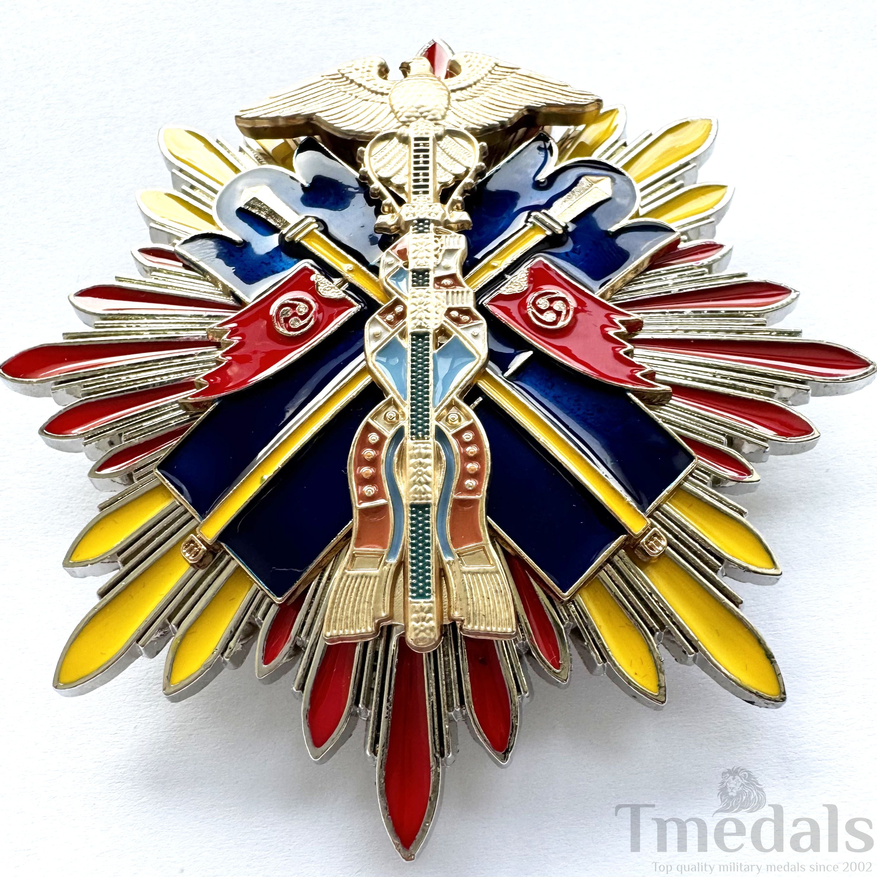 WWII Japanese Japan Order of the Golden Kite Breast Star detail view 3