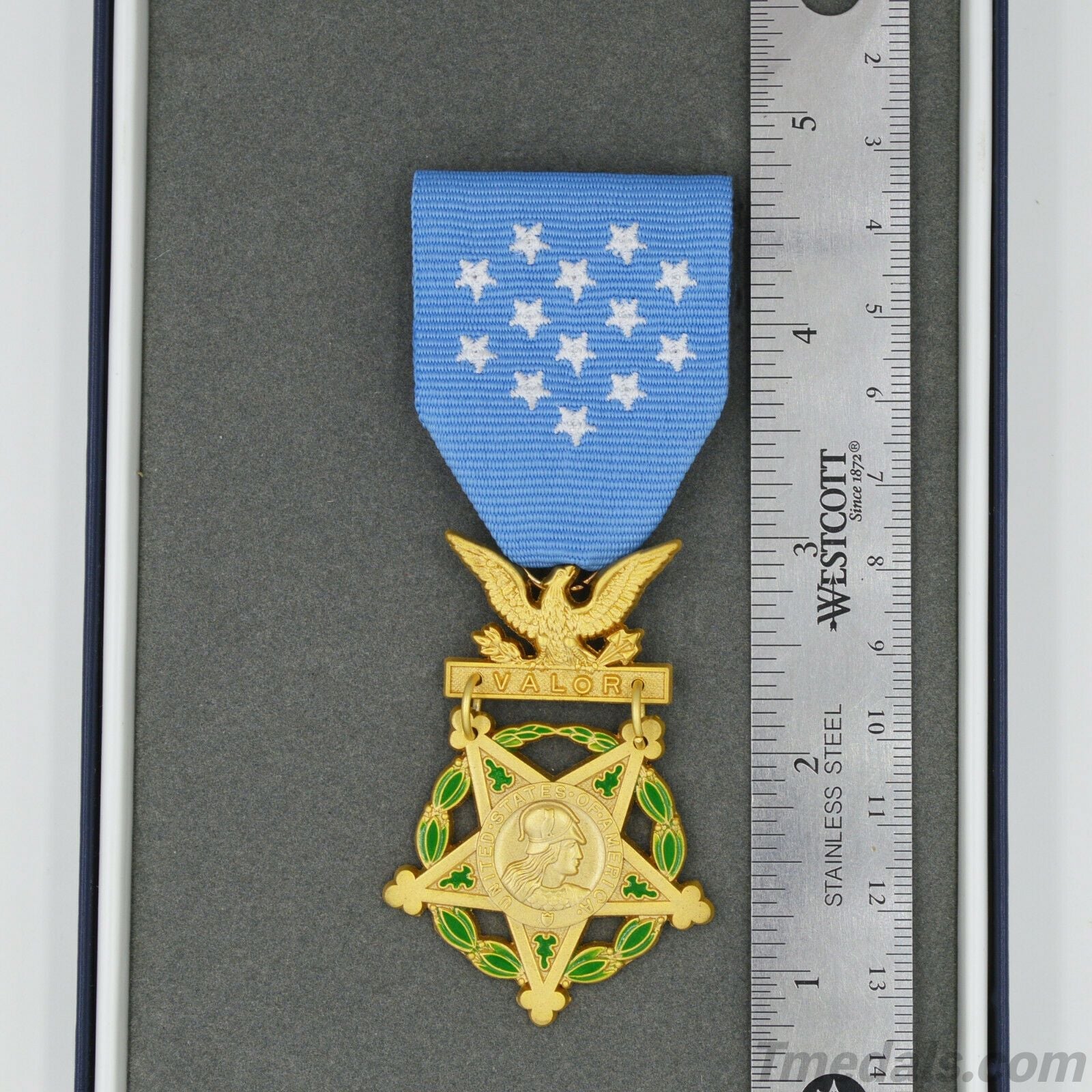 U.S. Medal of Honor Army WWI 1914 – 1918 – Full-Size Brass with Case detail view 2