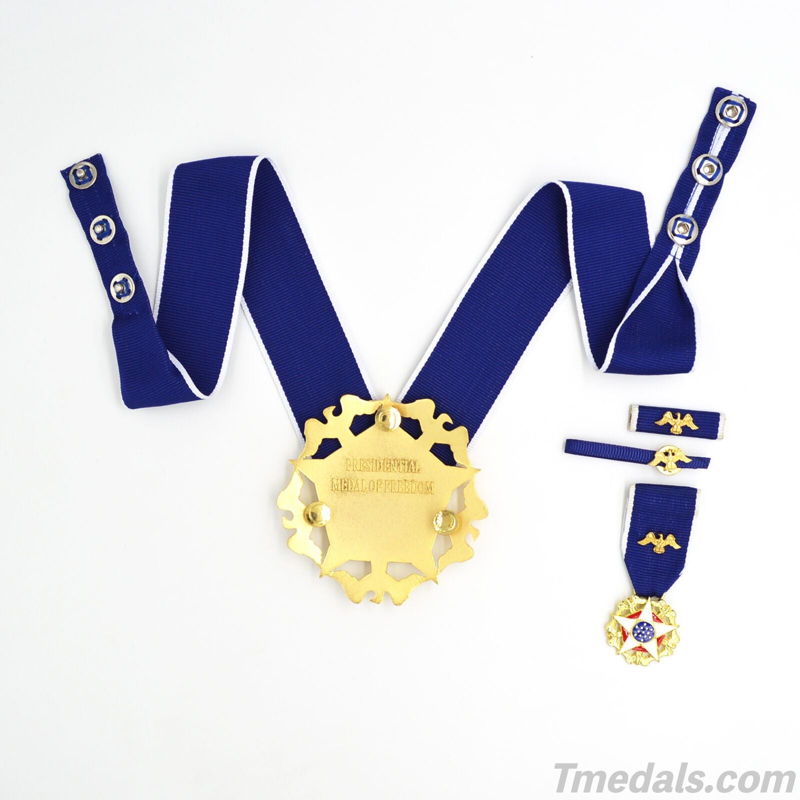 U.S. Order Presidential medal of freedom with distinction Pmof U.S. WWII Badge detail view 2