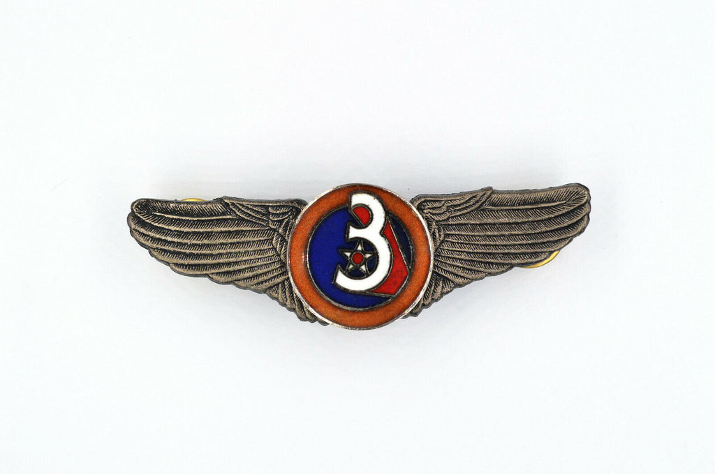 U.S. WWII WWII 3rd Air Force Wings Badge Pin Medal Enamel detail view 3