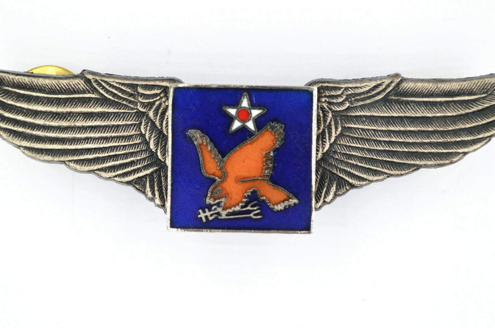 U.S. WWII WWII 2nd Air Force Wings Badge Pin Medal detail view 2