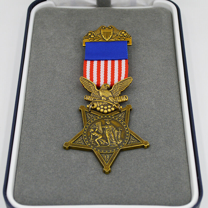 U.S. Medal of Honor MOH Army 1862 – 1895 Civil War Era – Full-Size Brass detail view 3