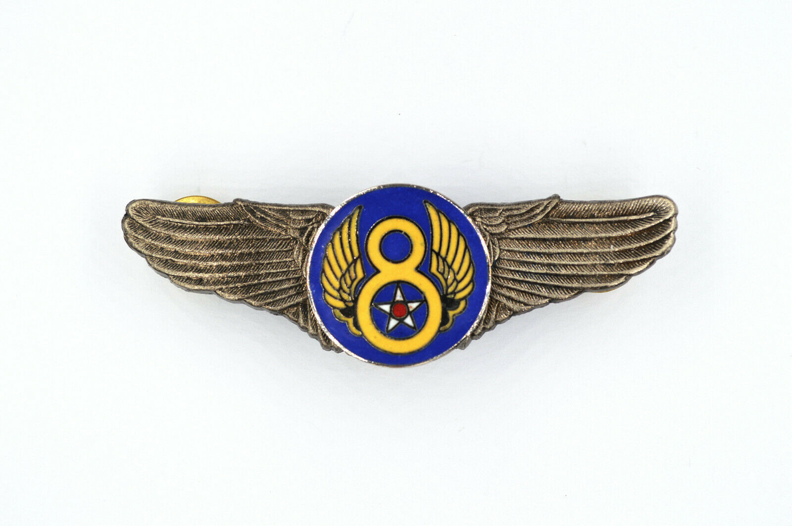 U.S. WWII WWII 8TH Air Force Wings Badge Pin Medal Enamel detail view 2