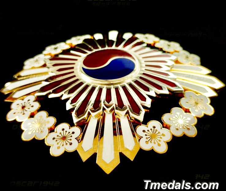Korea – Order of the Plum Blossoms, I Class Grand Cordon Breast Star () detail view 4