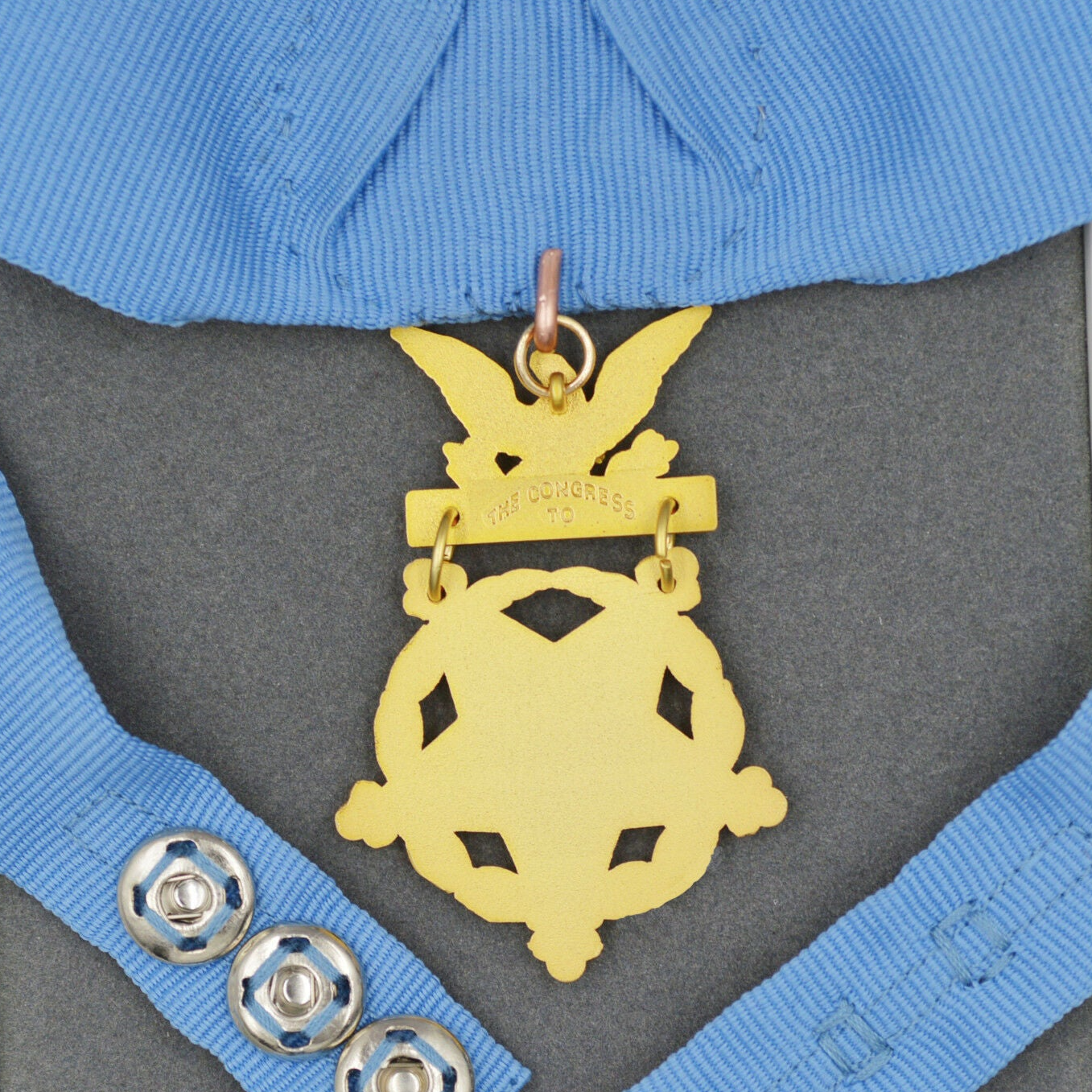 U.S. Congressional Medal of Honor Army MOH Order Badge WWII Order Medal detail view 2