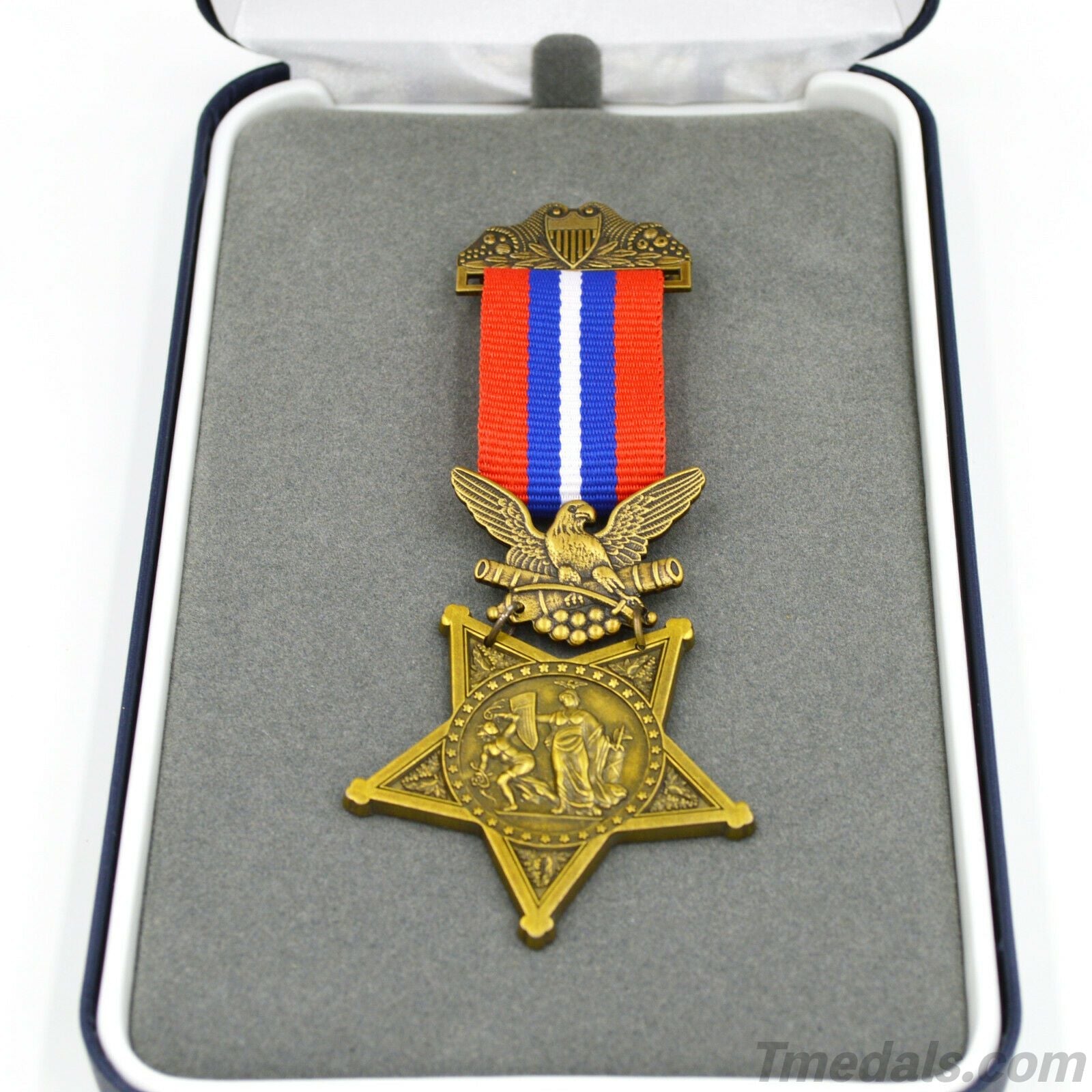 Cased U.S. Medal of Honor – Civil War Army 1896 – 1903 – Full-Size detail view 3