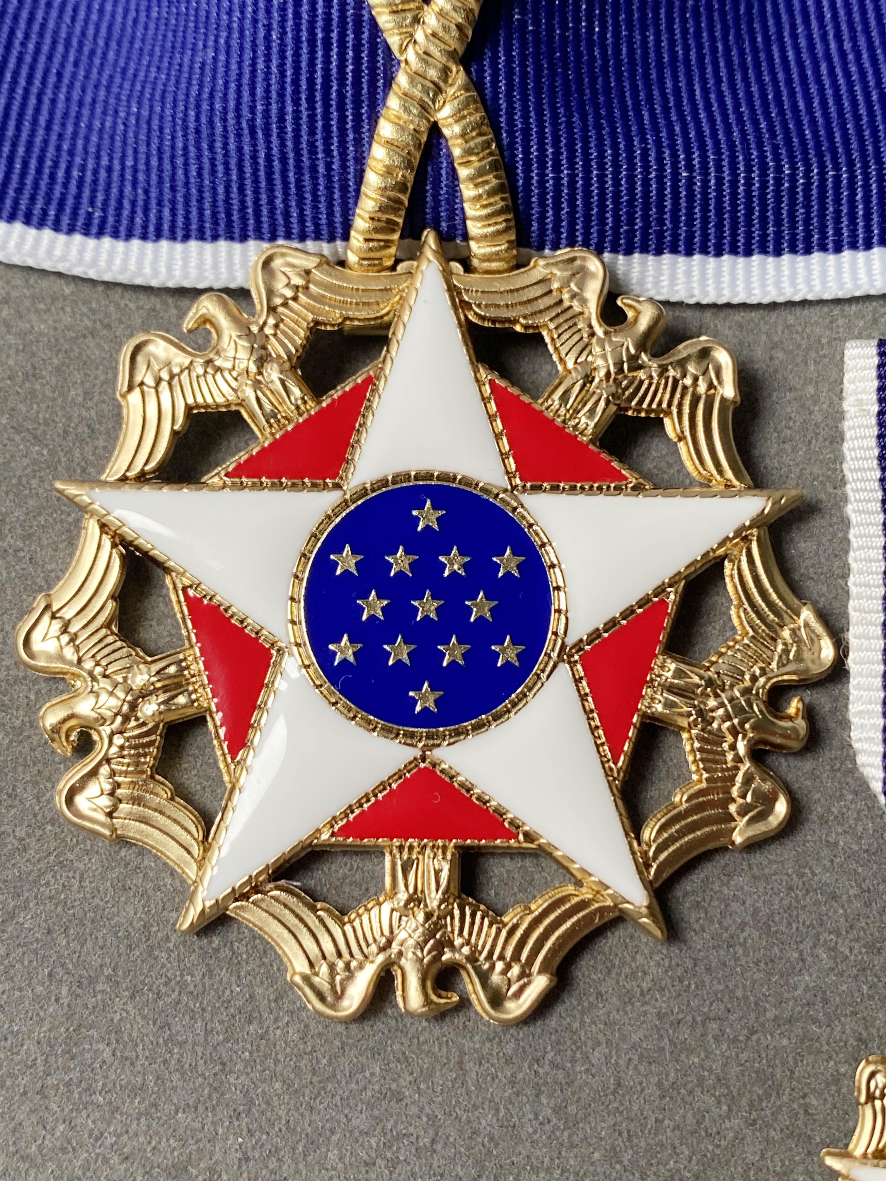 Cased U.S. Presidential Medal of Freedom 1963-Present U.S. Award detail view 3