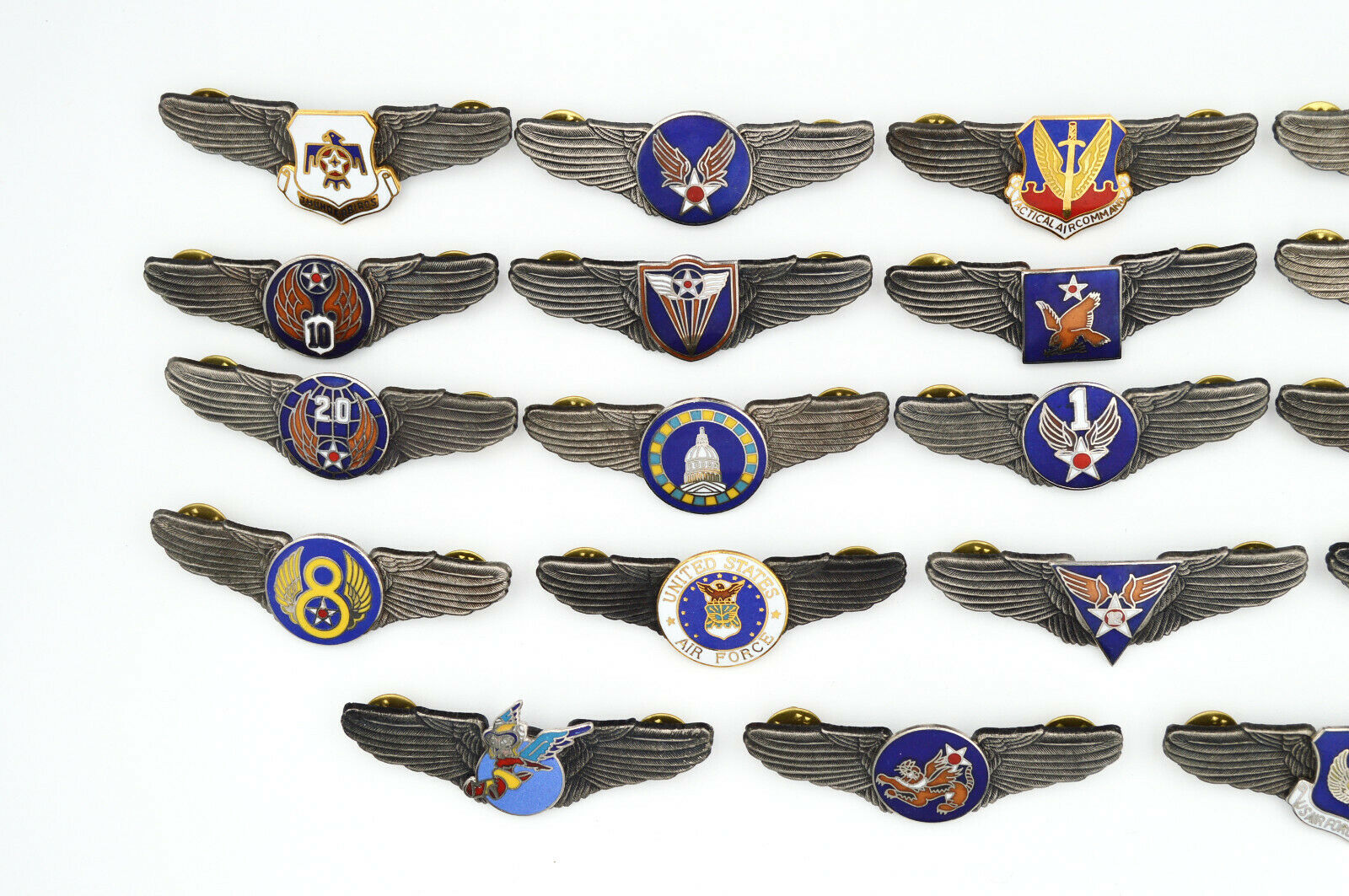 WWII U.S. U.S. Army Air Force Wings Pin Medal Full Set 19 Badges Enamel detail view 3