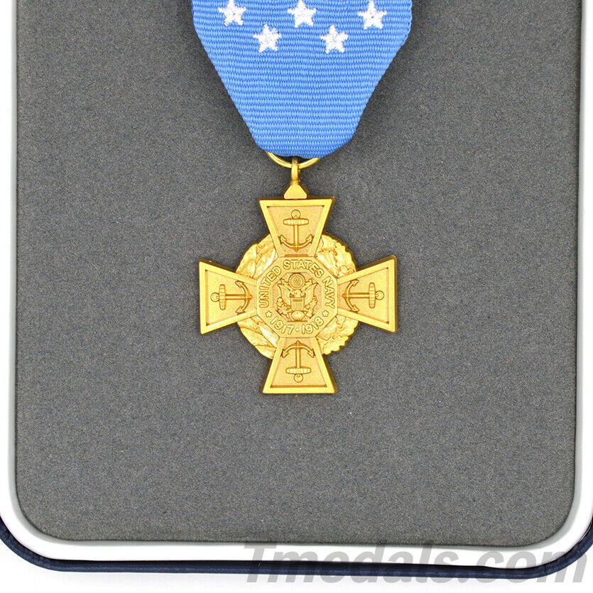 Cased U.S. Medal of Honor – Tiffany Cross 1919 – 1942 Navy detail view 3