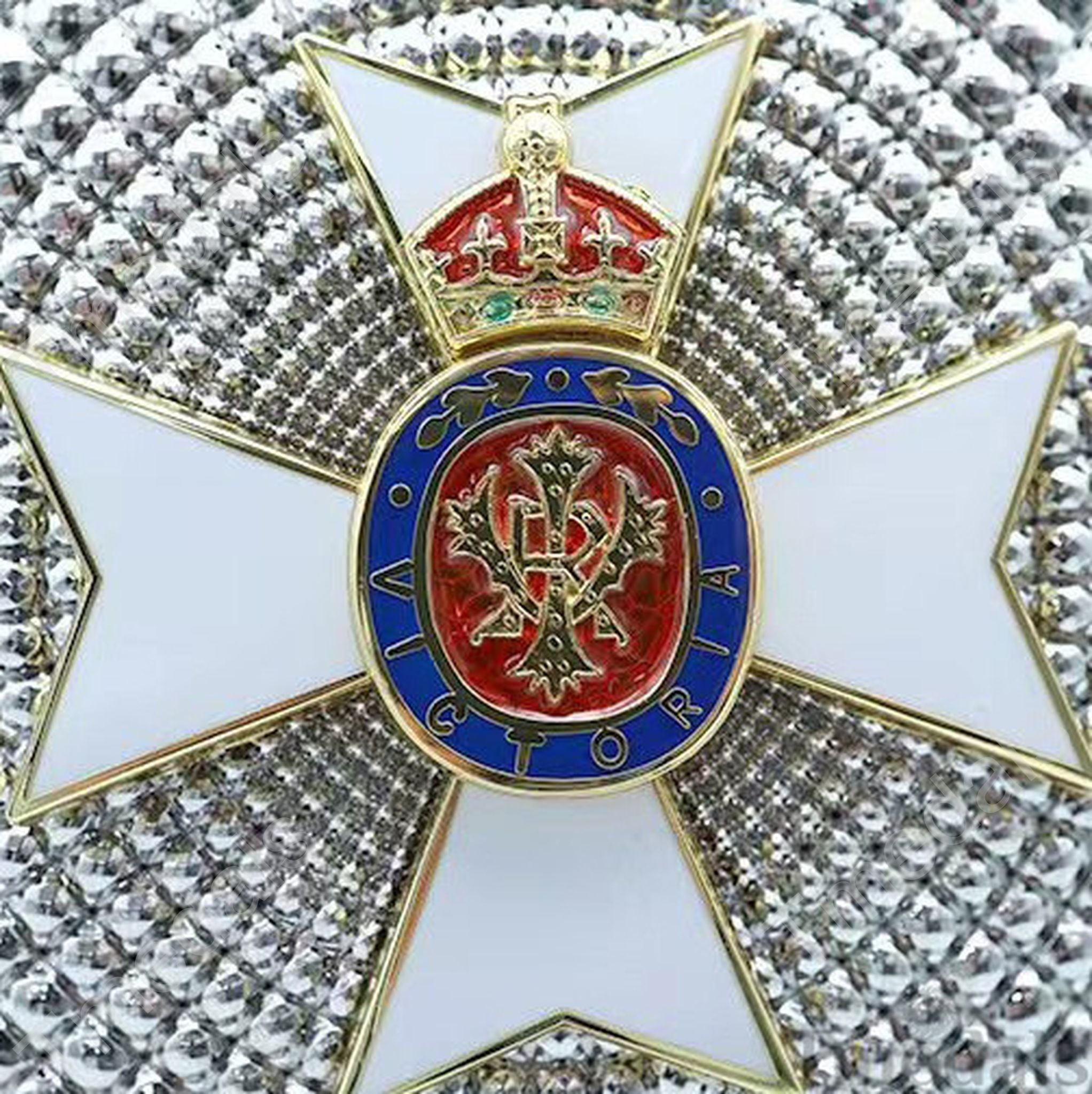 British Royal Victorian Order (RVO) Breast Star White Enamel & Gilt detail view 4