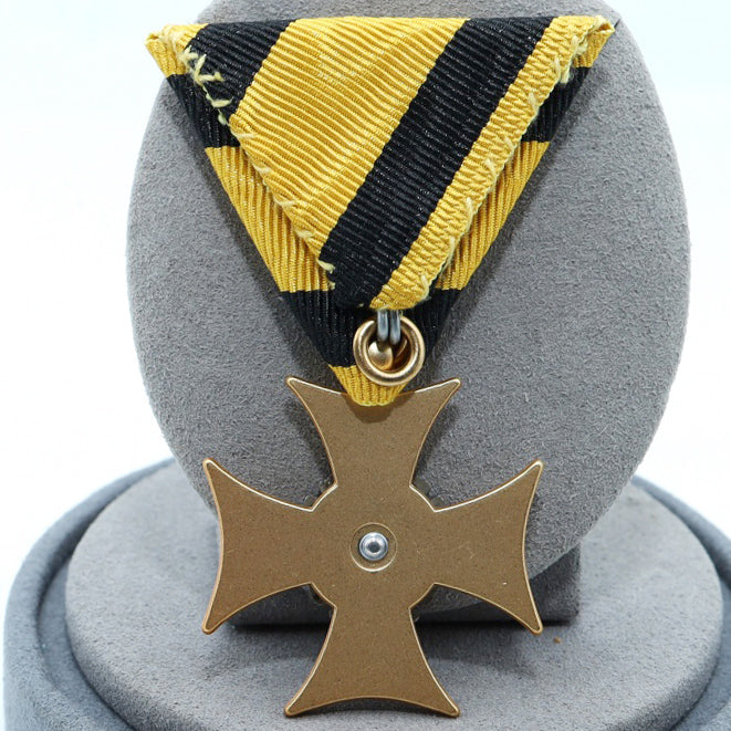 Austria-Hungary Officer’s Military Service Decoration 3rd Class Cross detail view 2