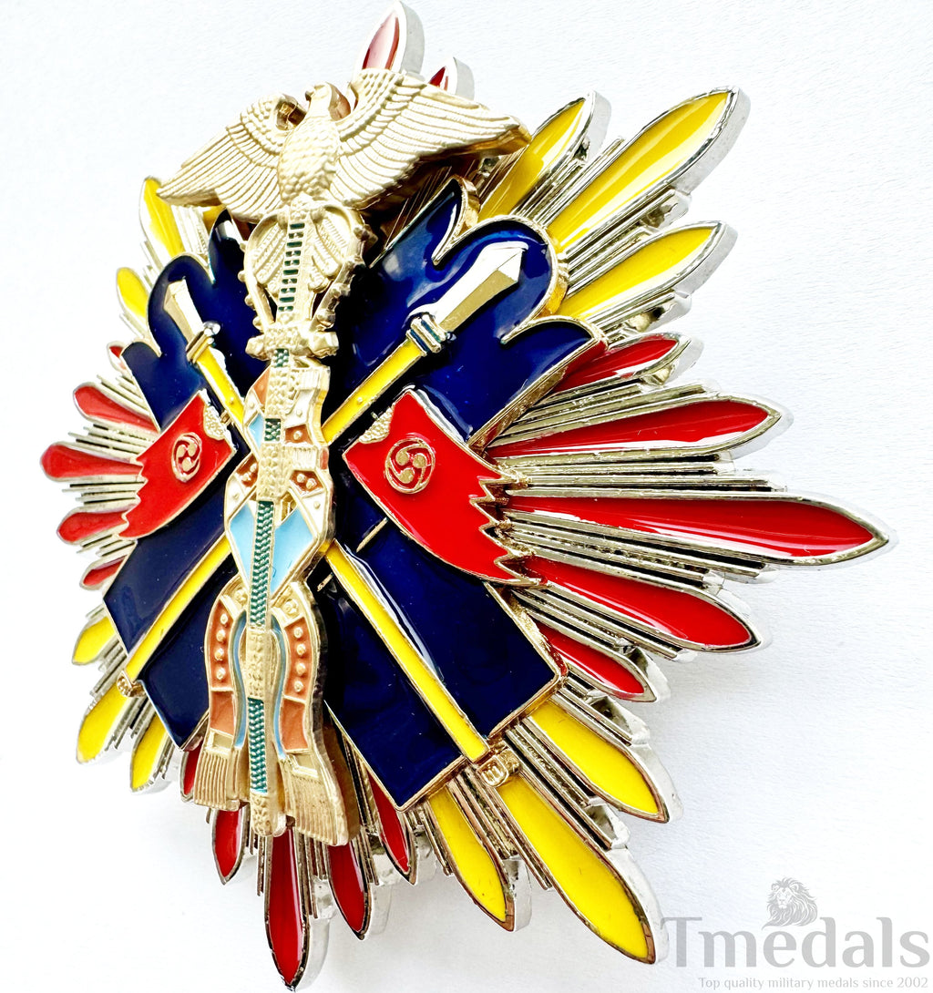 WWII Japanese Japan Order of the Golden Kite Breast Star detail view 4